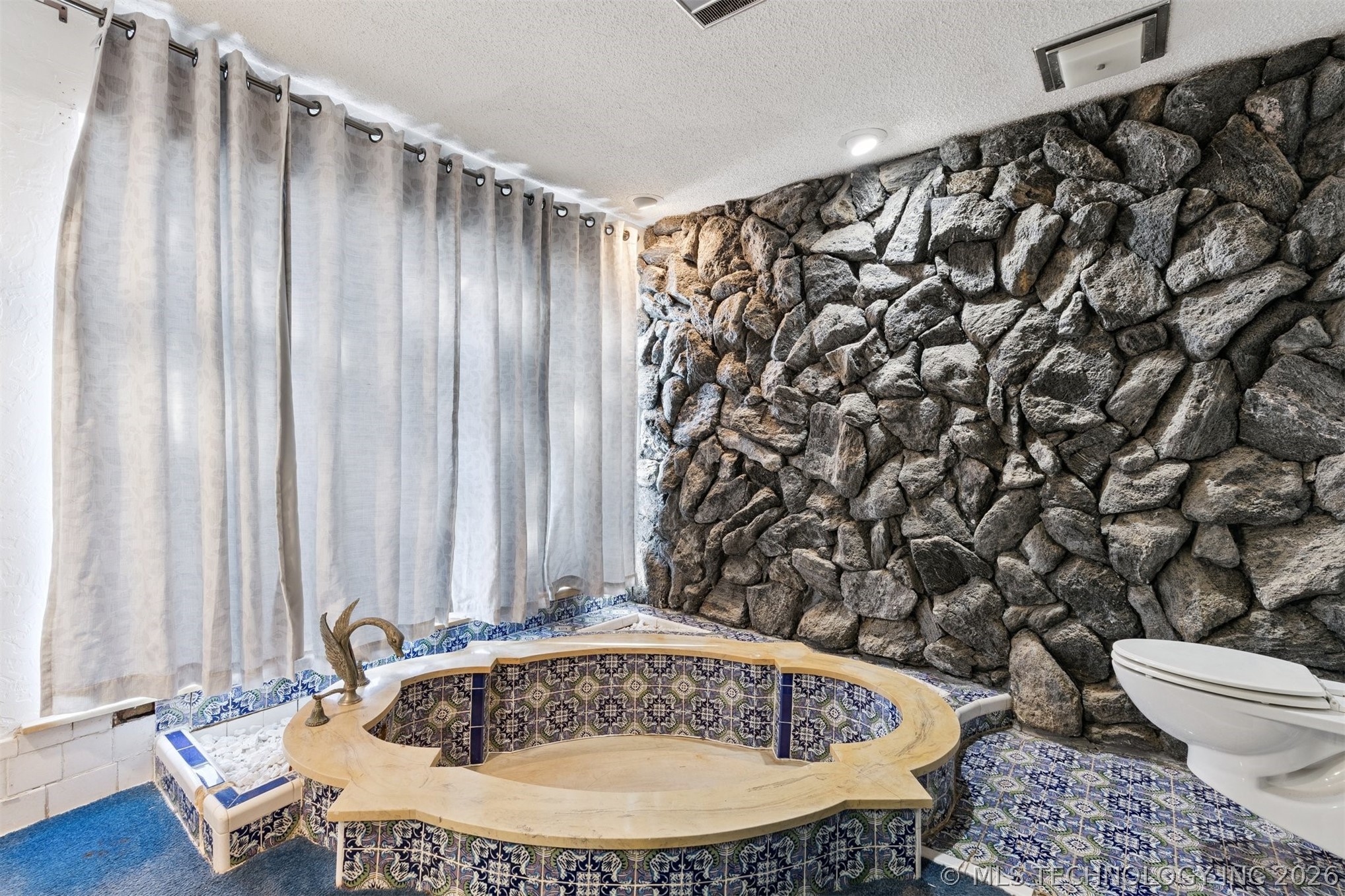 203 N Skinner Avenue Property Photo 33