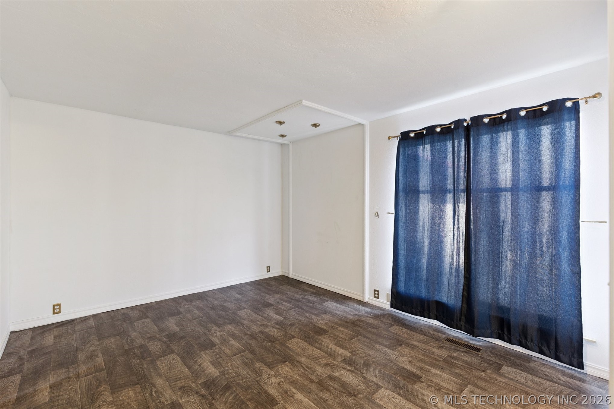 203 N Skinner Avenue Property Photo 40