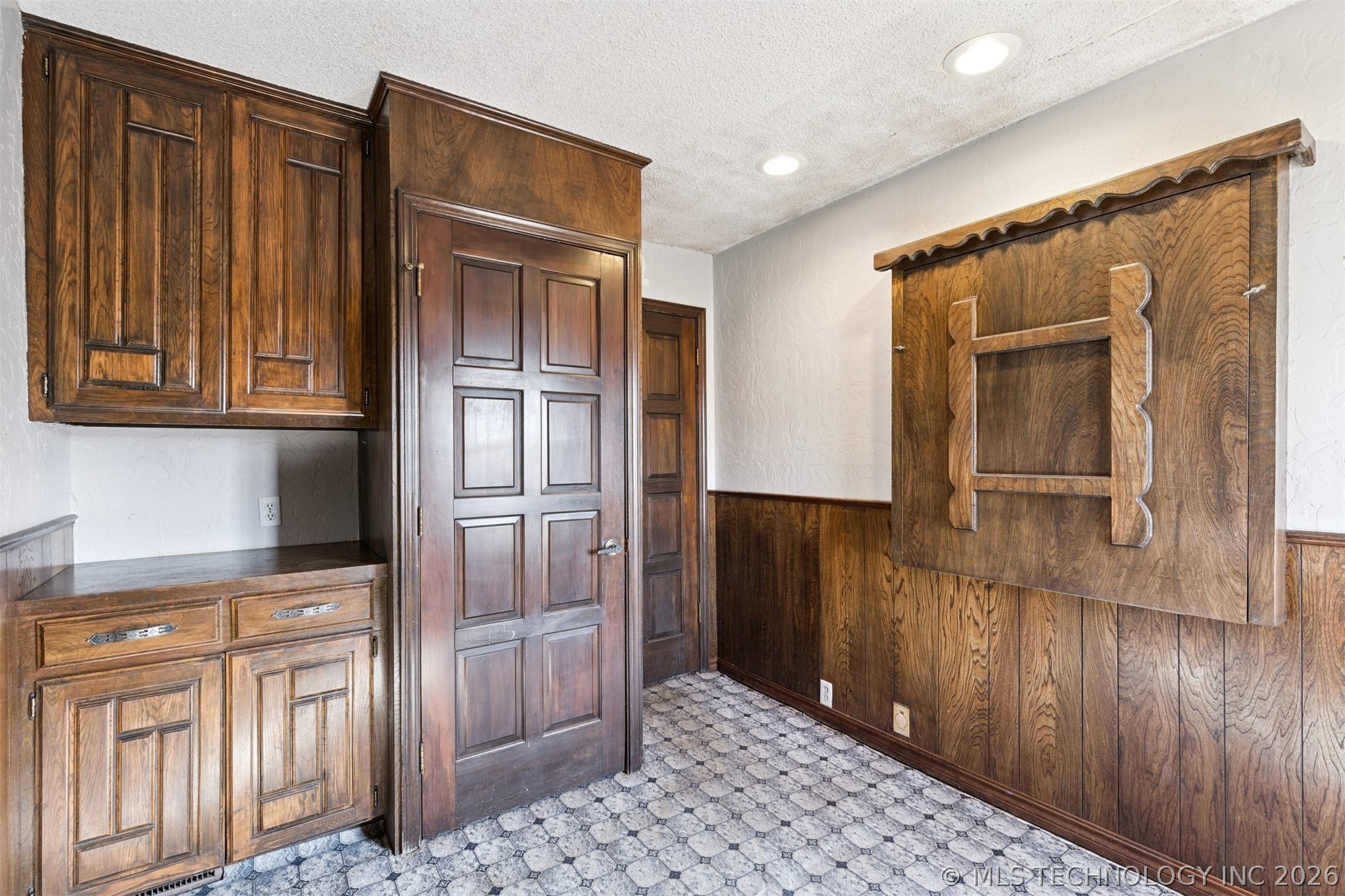 203 N Skinner Avenue Property Photo 48