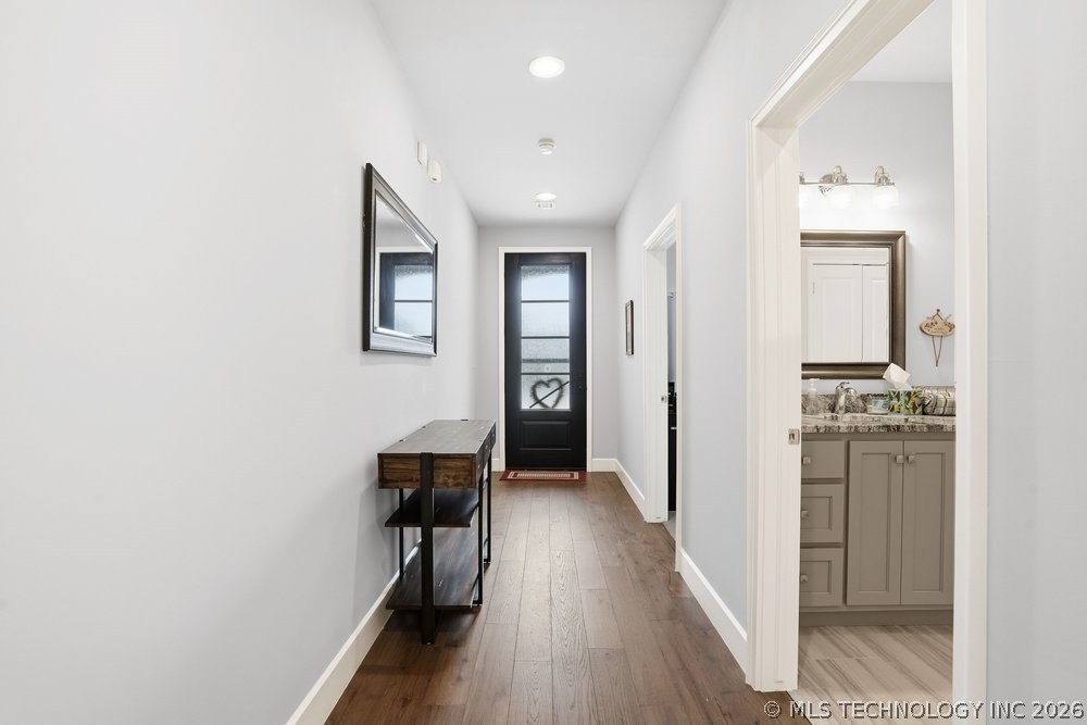 8414 S Phoenix Place W Property Photo 3