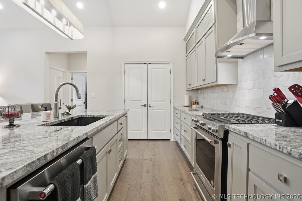 8414 S Phoenix Place W Property Photo 12