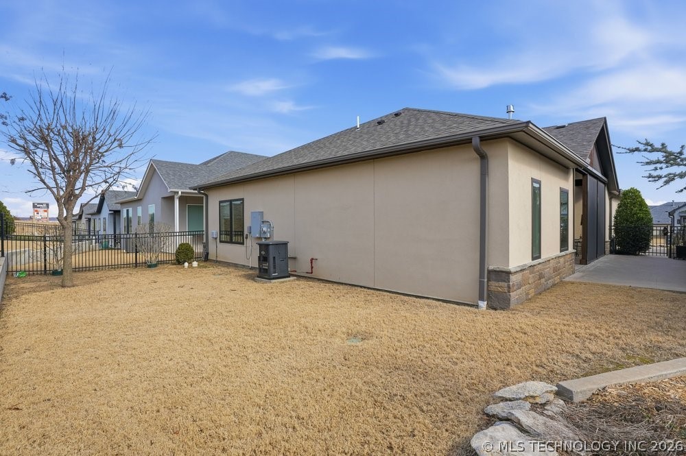 8414 S Phoenix Place W Property Photo 32