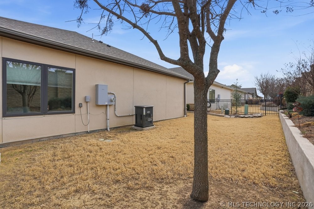 8414 S Phoenix Place W Property Photo 33