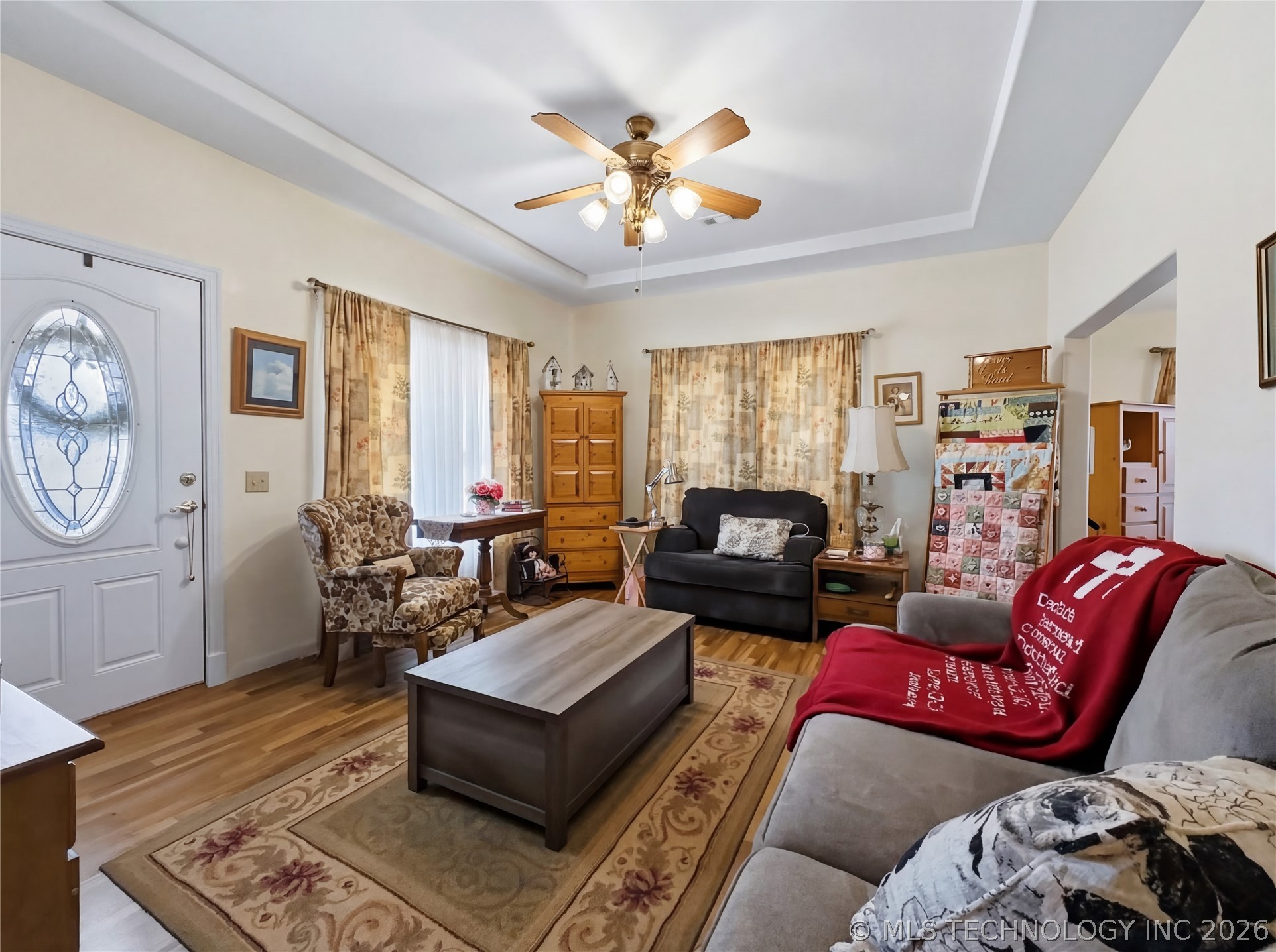 221 W Poplar Street Property Photo 6