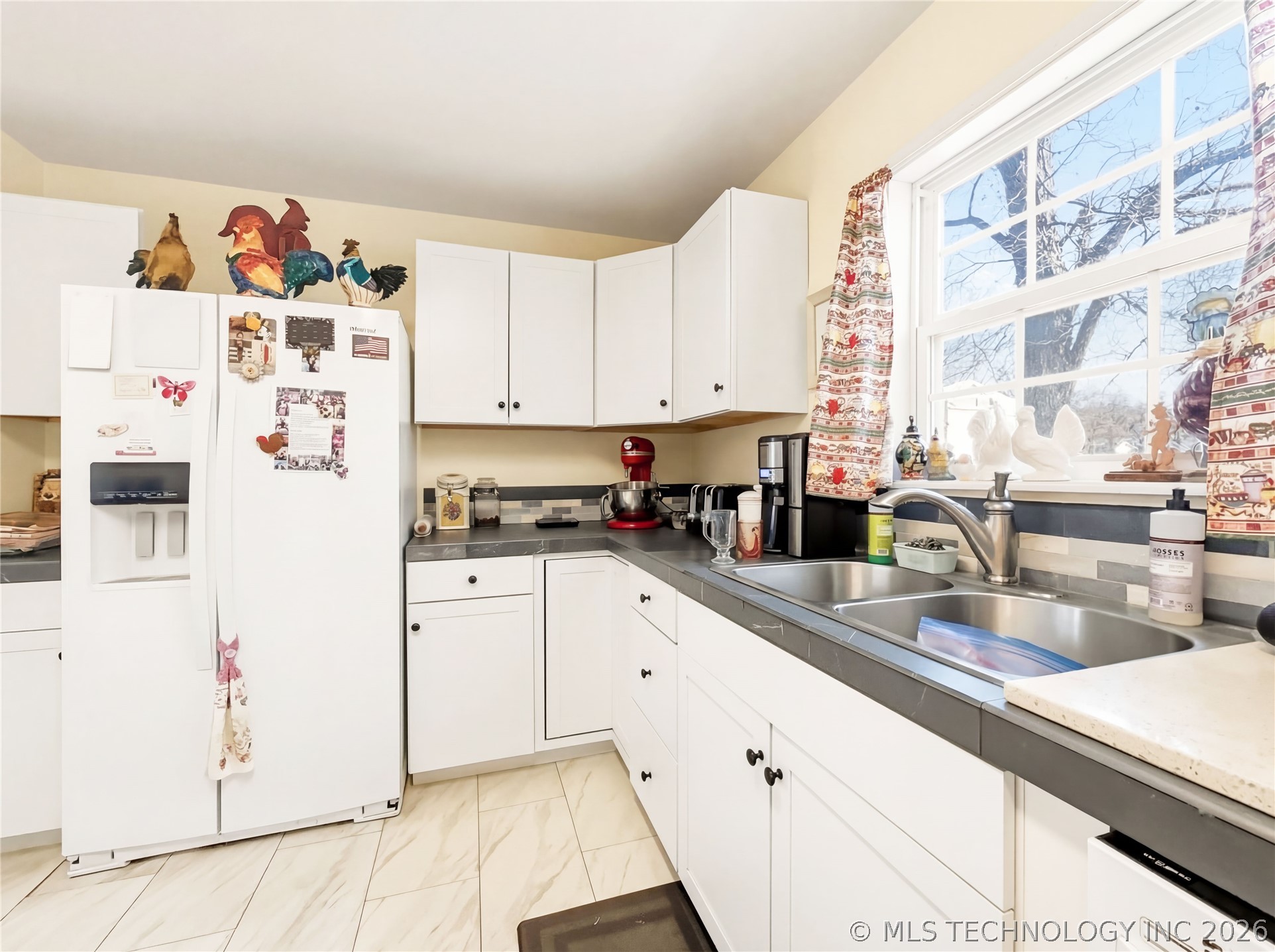 221 W Poplar Street Property Photo 14