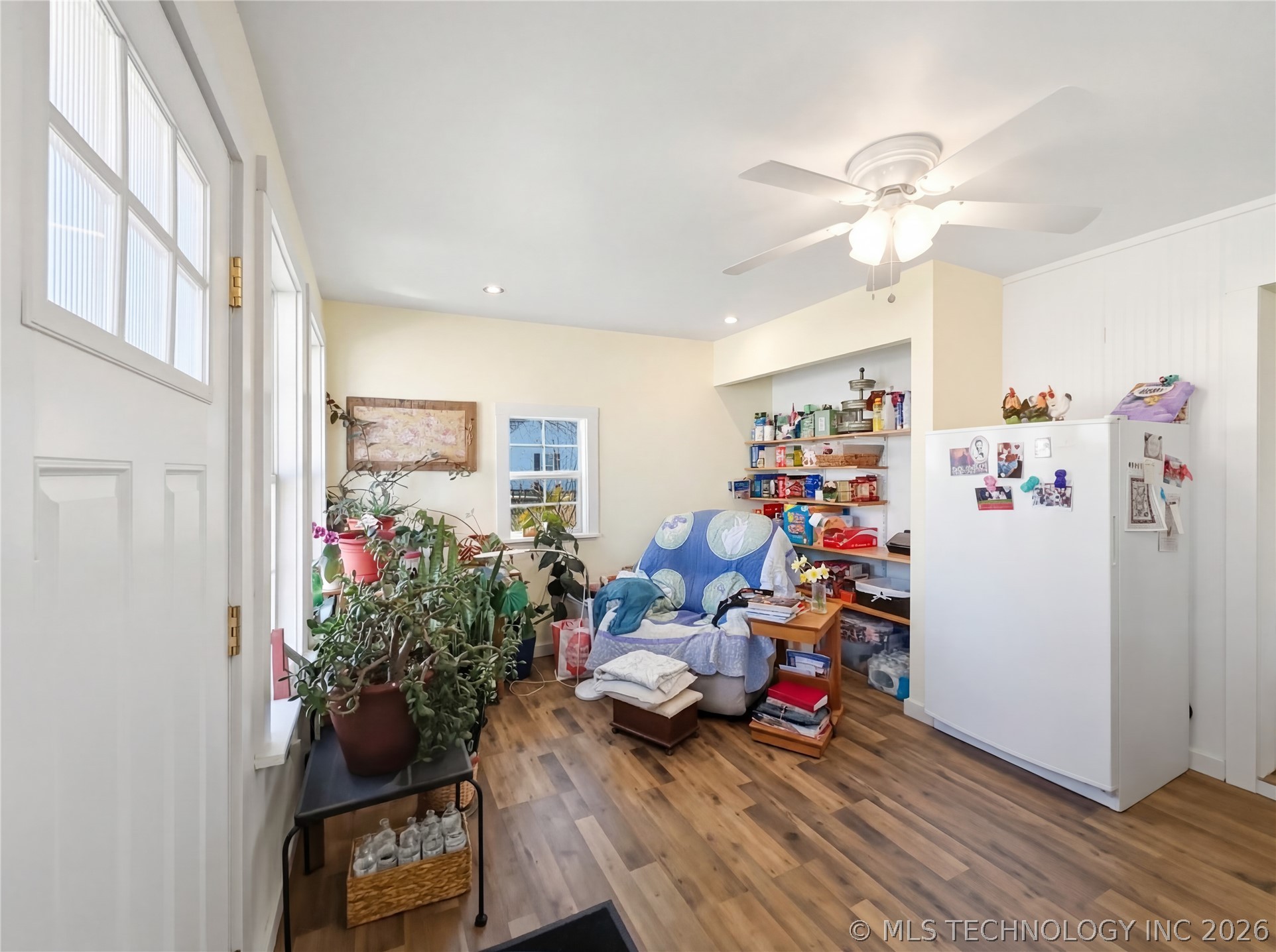 221 W Poplar Street Property Photo 19