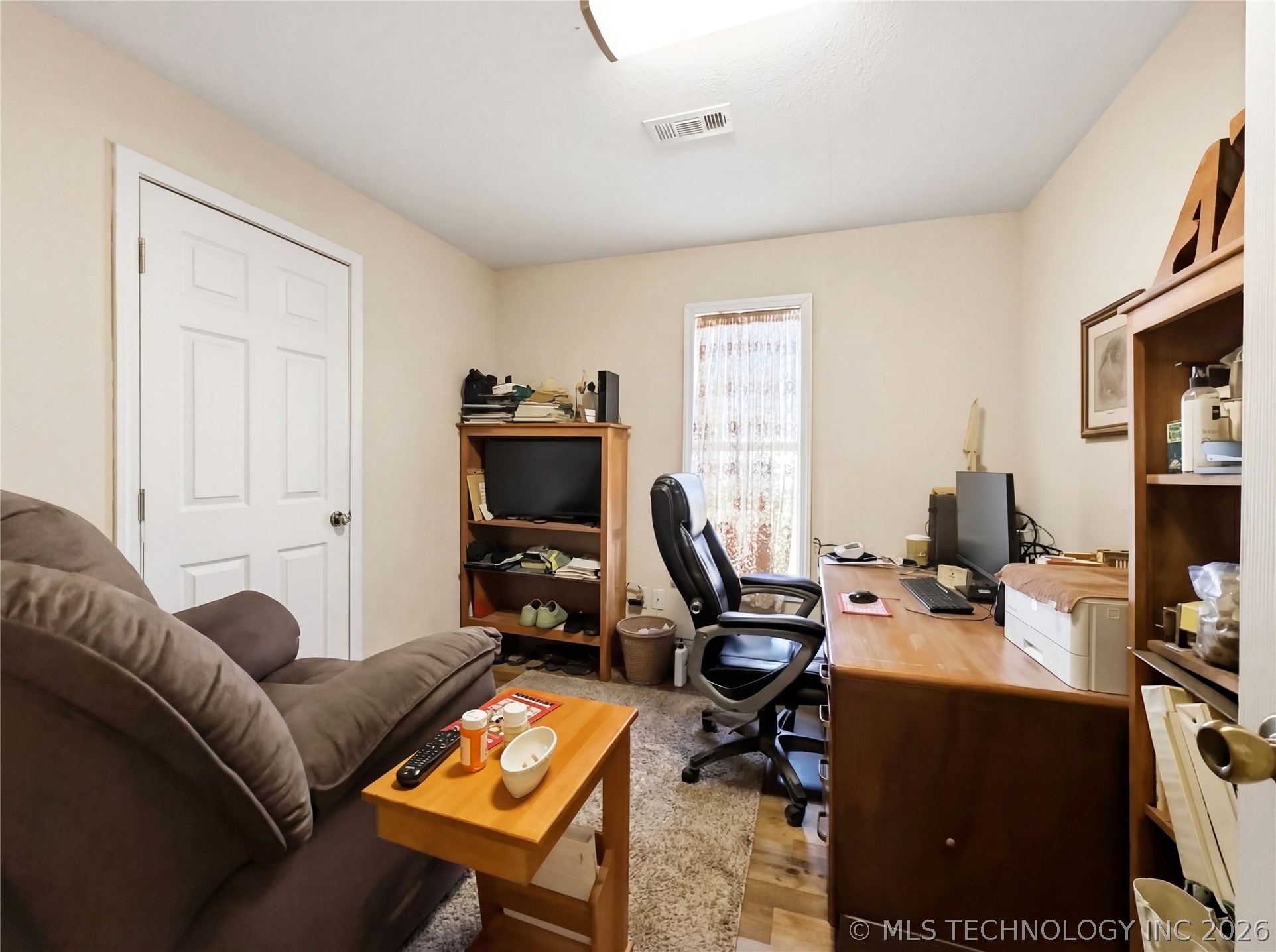 221 W Poplar Street Property Photo 23