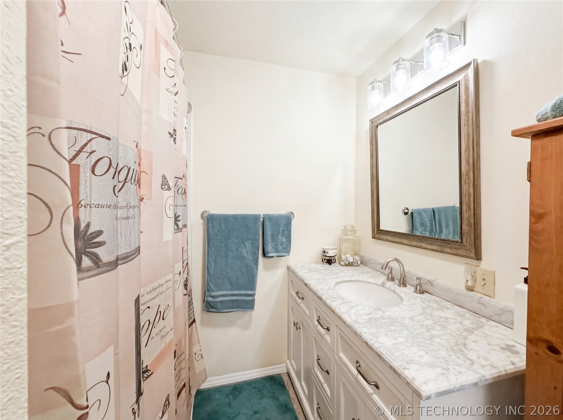 221 W Poplar Street Property Photo 30