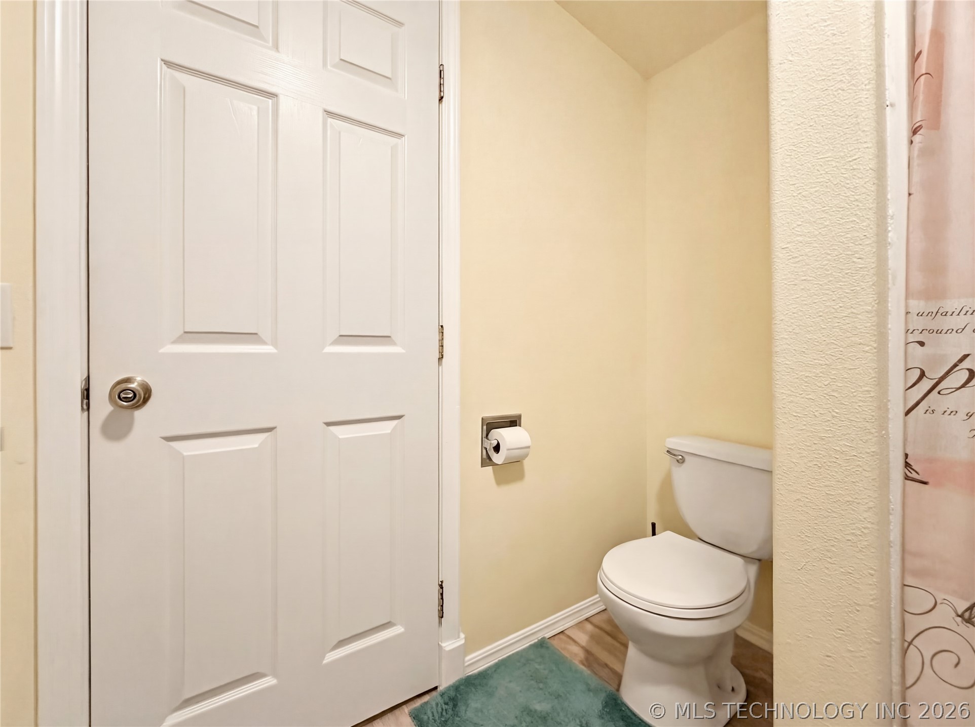 221 W Poplar Street Property Photo 31