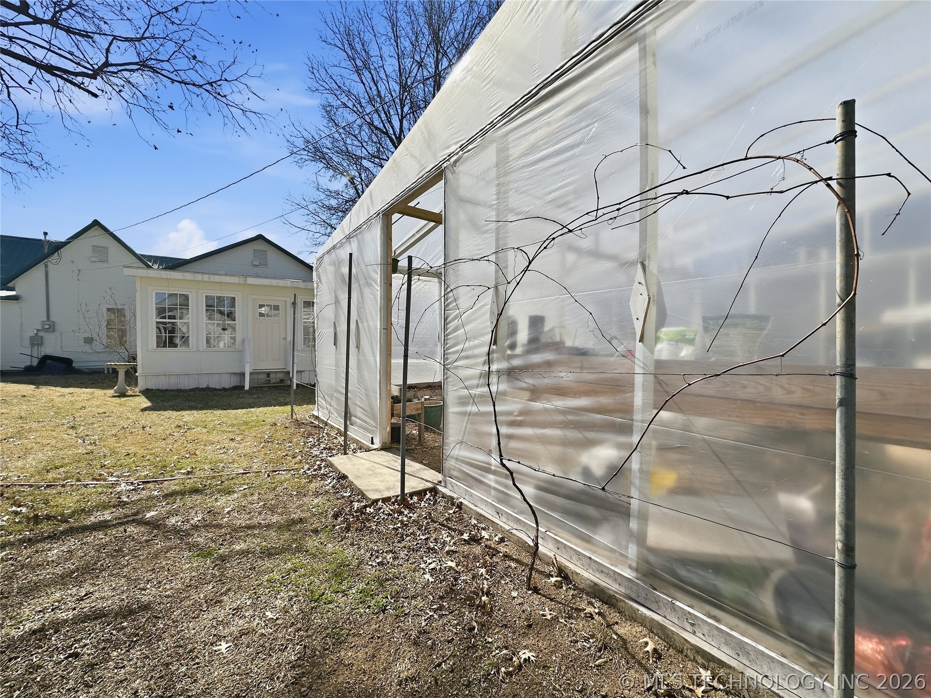 221 W Poplar Street Property Photo 35
