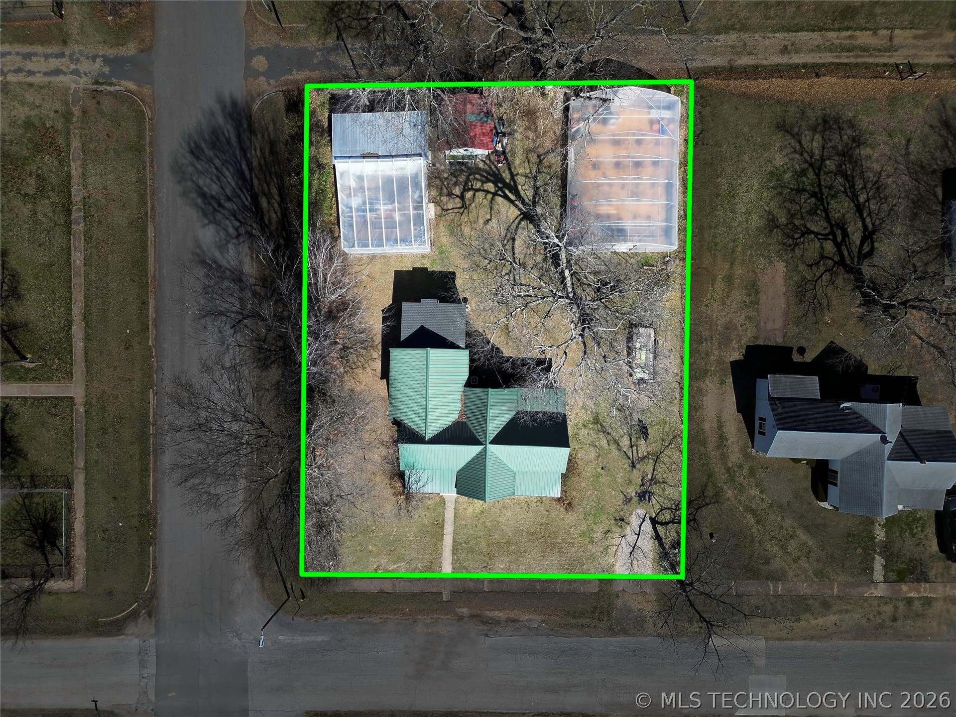 221 W Poplar Street Property Photo 40