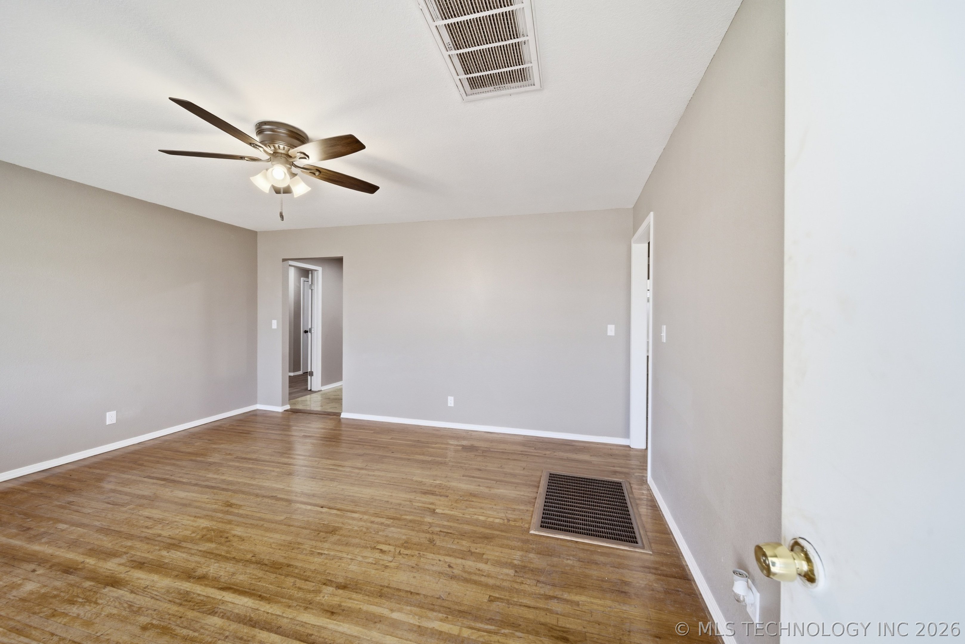1103 S 56th West Avenue Property Photo 4