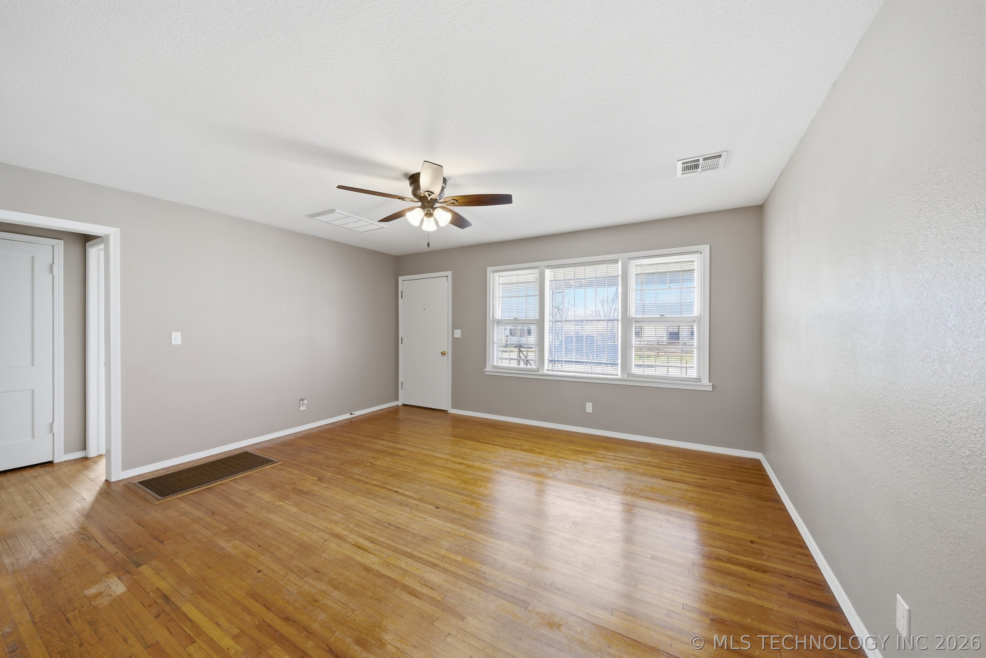 1103 S 56th West Avenue Property Photo 5