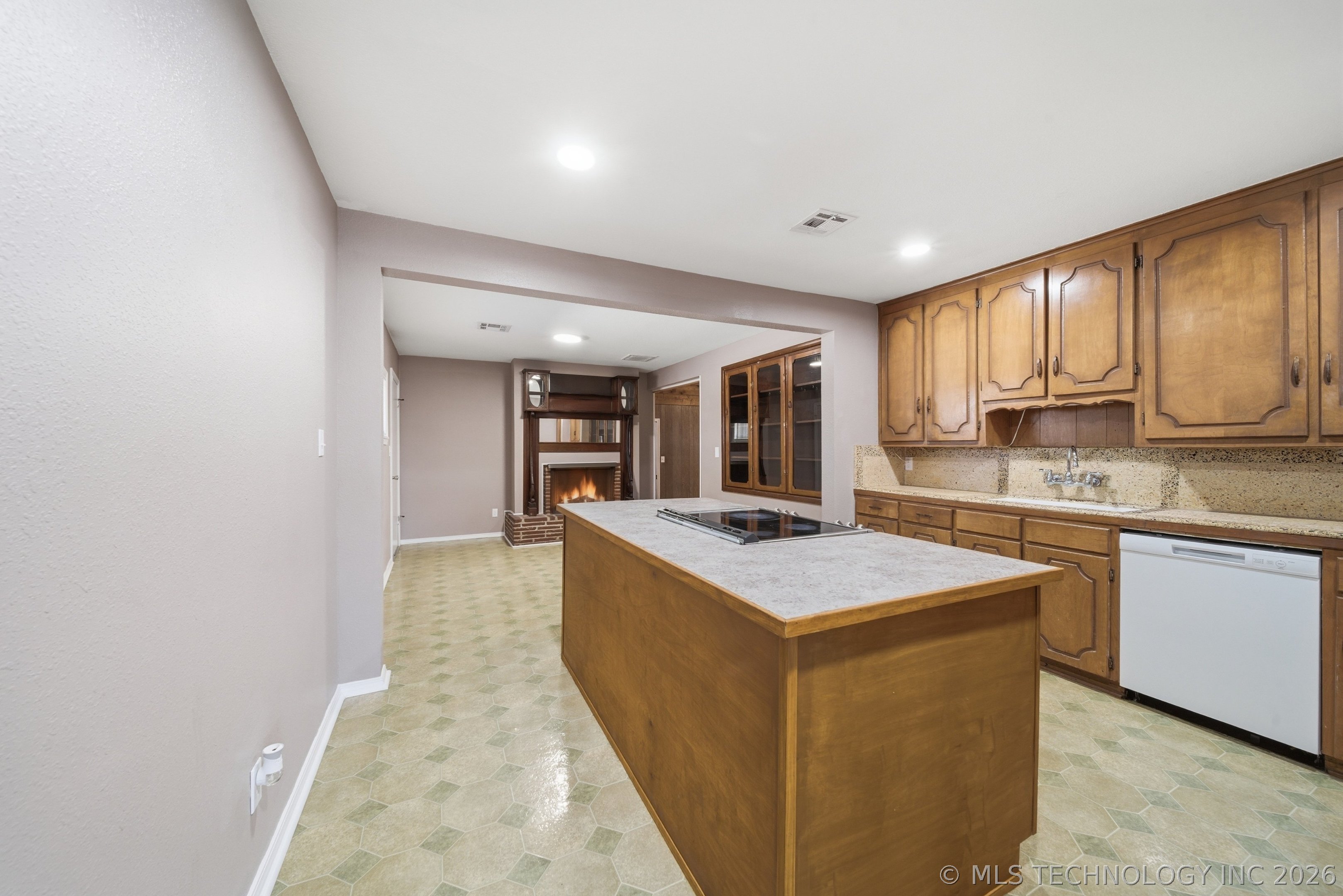 1103 S 56th West Avenue Property Photo 6