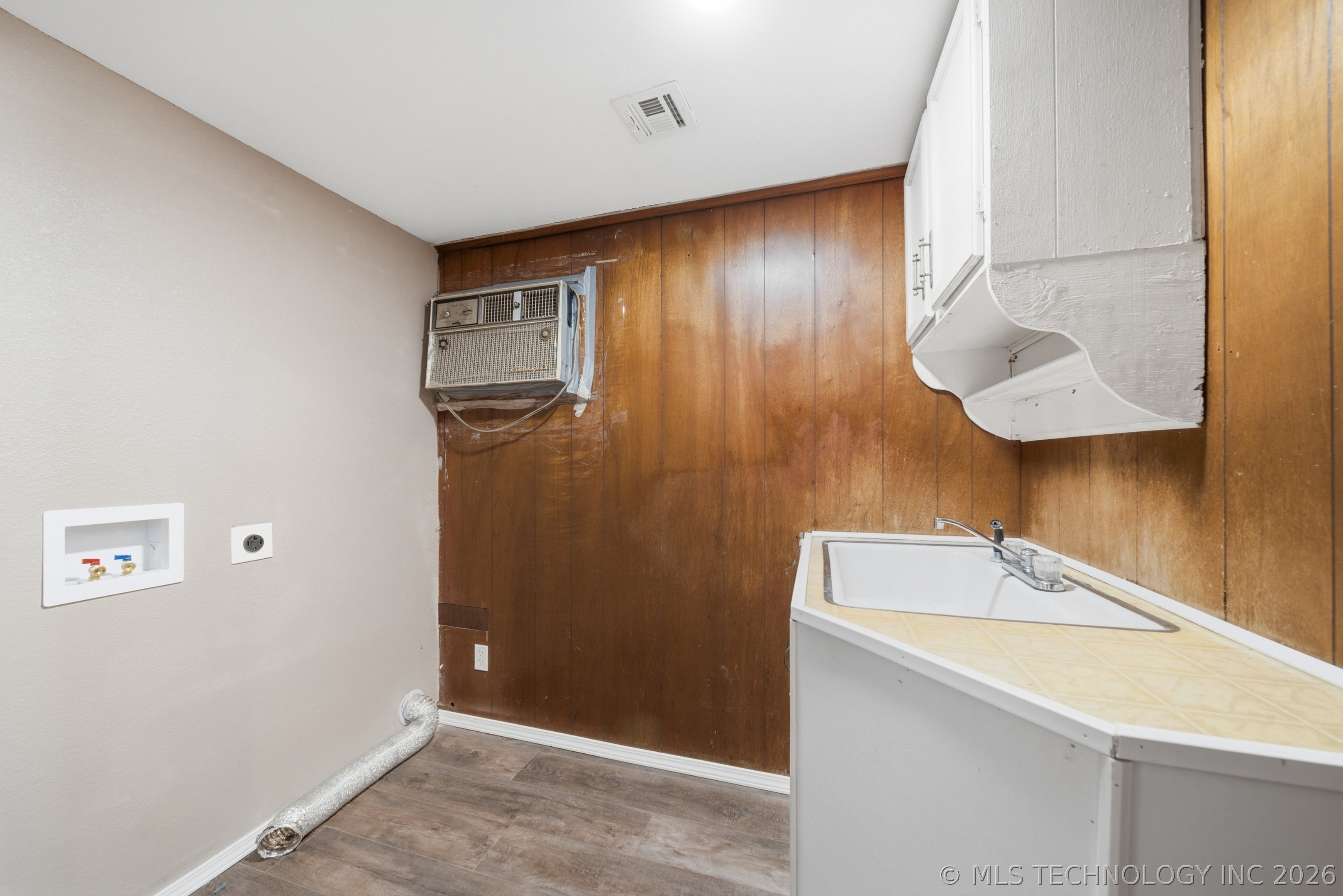 1103 S 56th West Avenue Property Photo 12