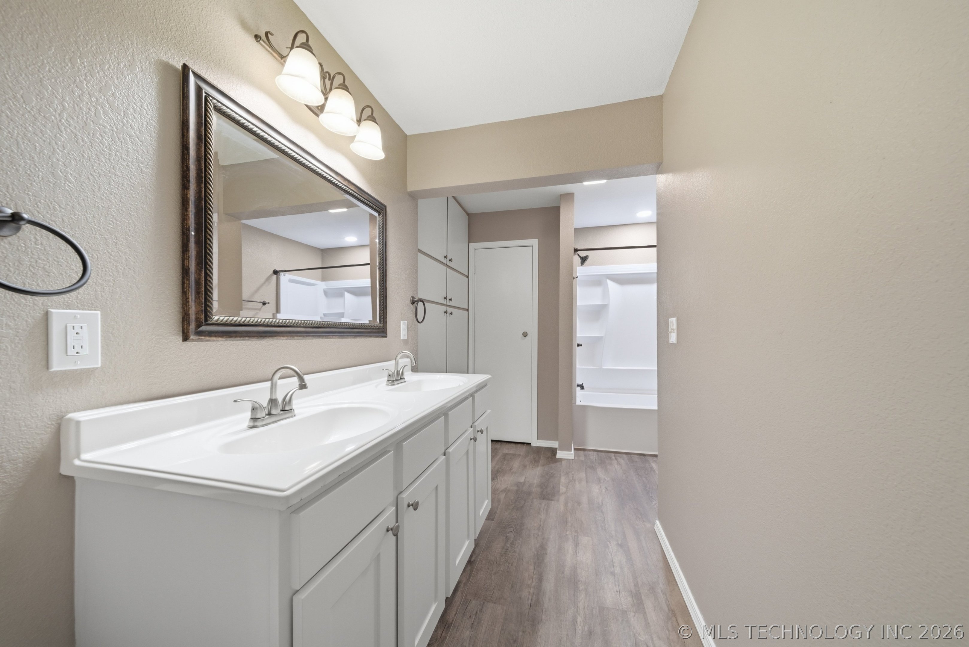1103 S 56th West Avenue Property Photo 17