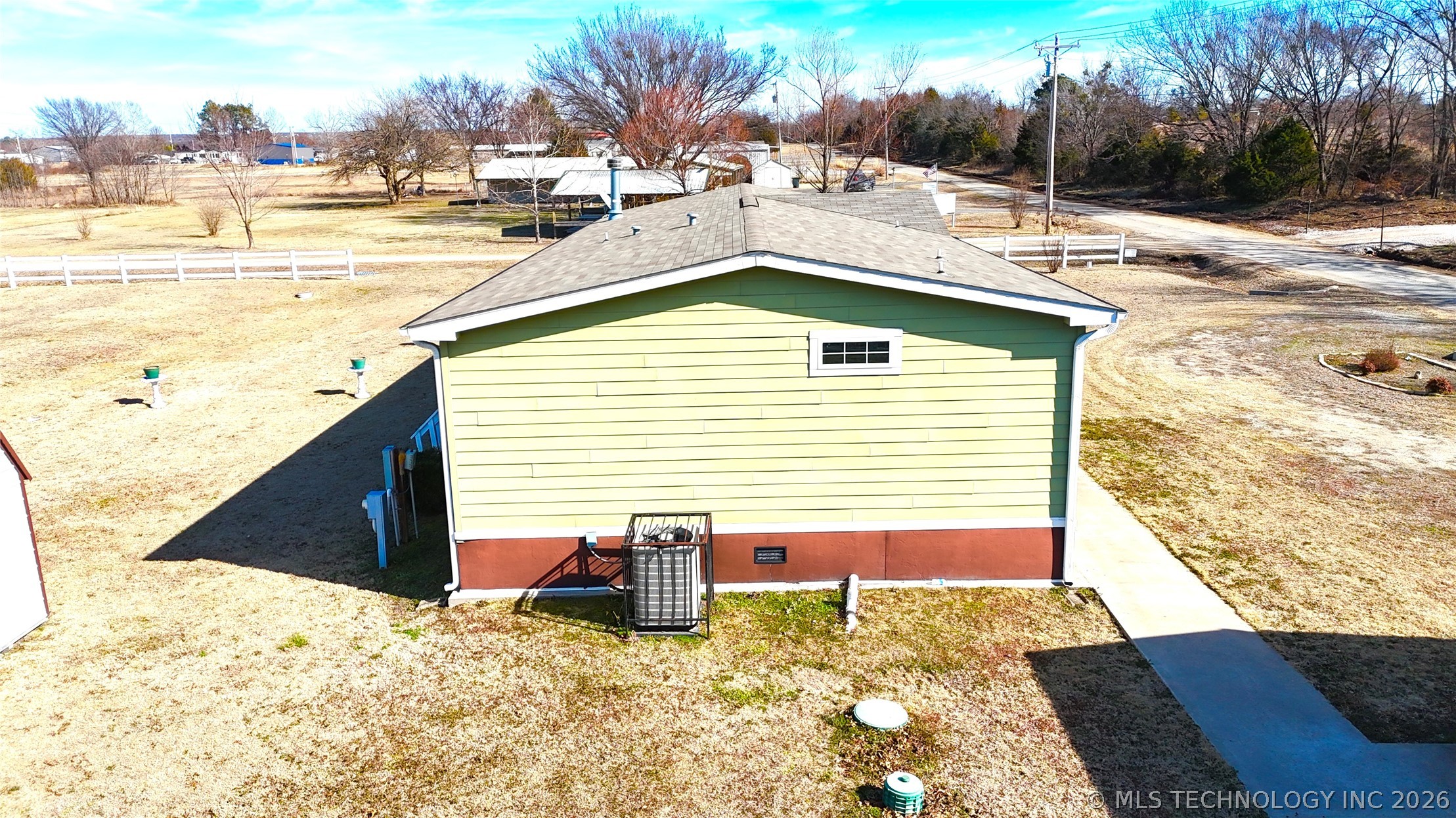 116659 4241 Road Property Photo 8