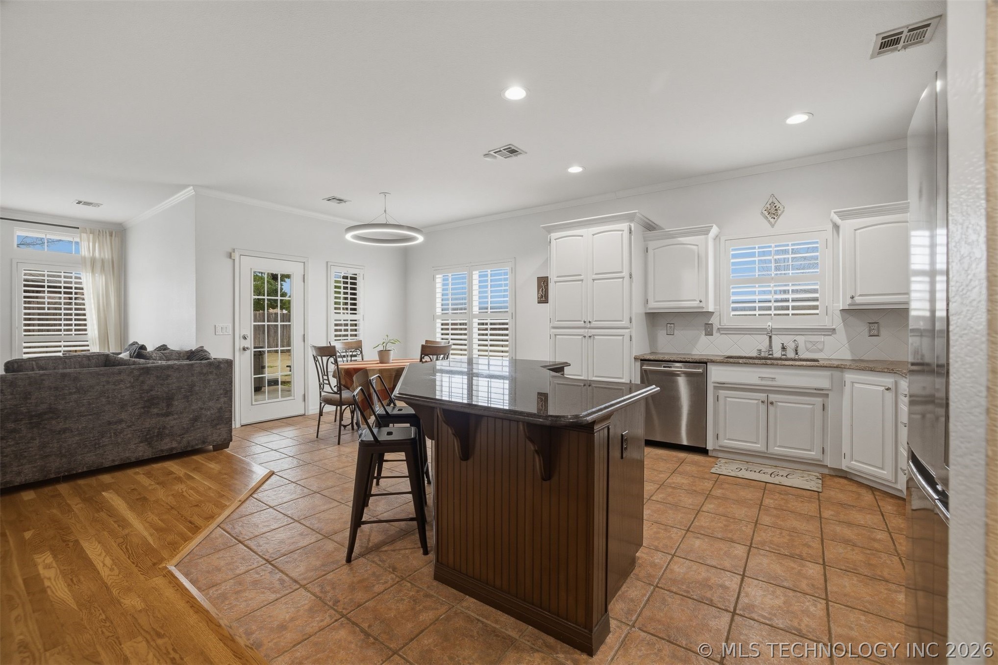 3810 S Palm Avenue Property Photo 10