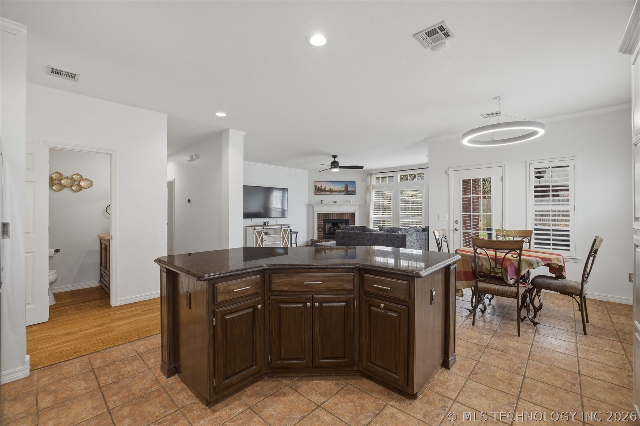3810 S Palm Avenue Property Photo 16