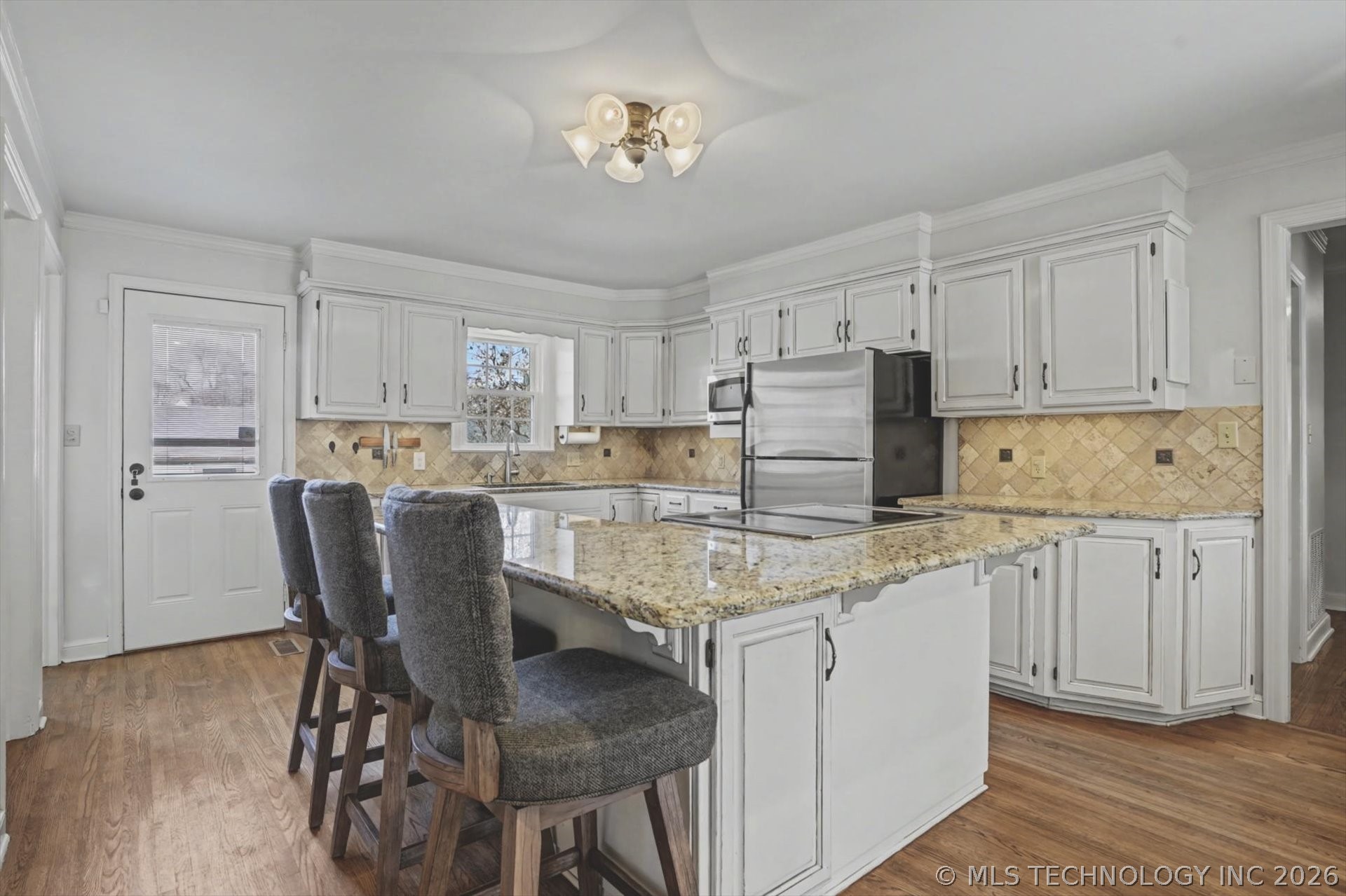 2471 E 22nd Place Property Photo 10