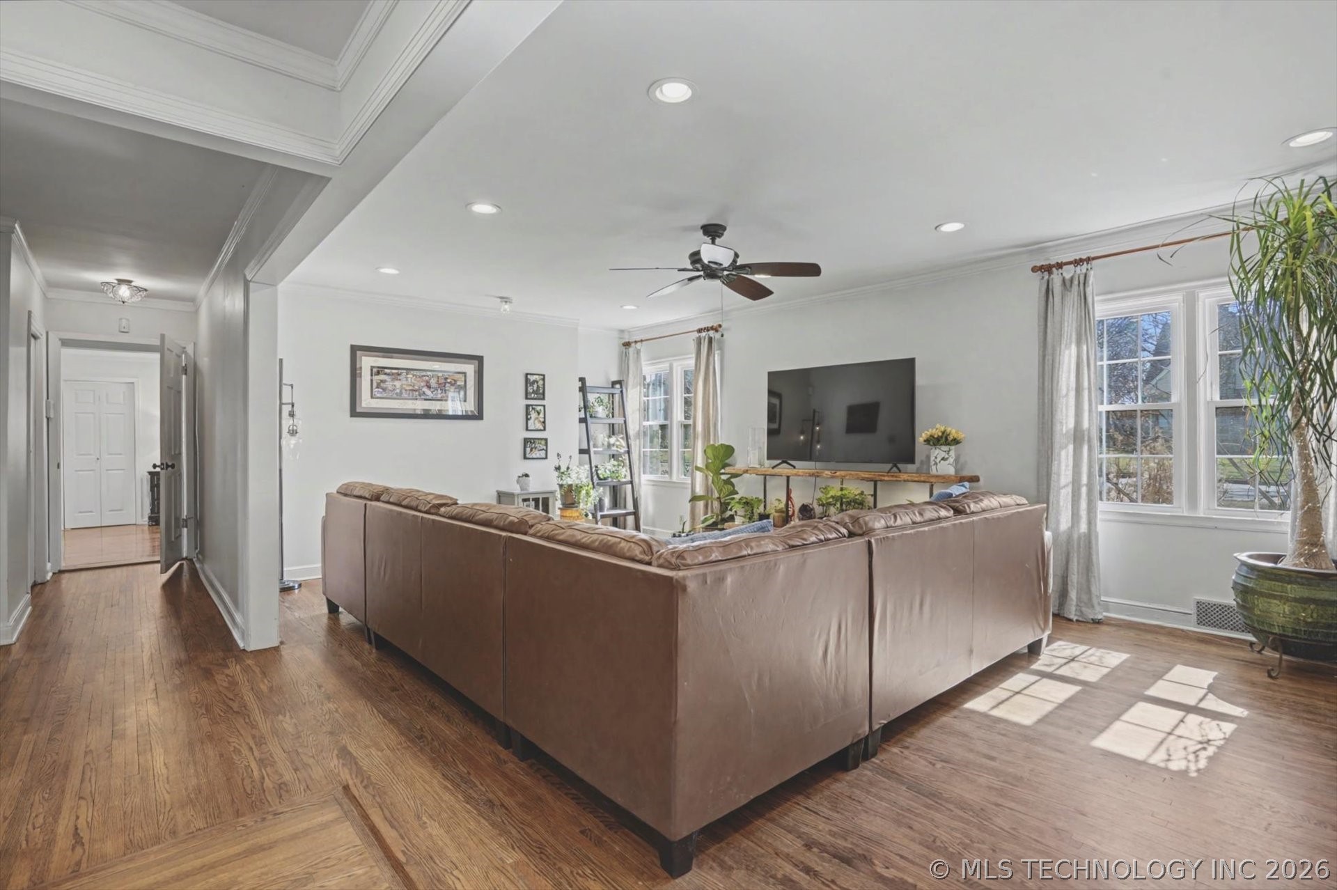 2471 E 22nd Place Property Photo 13