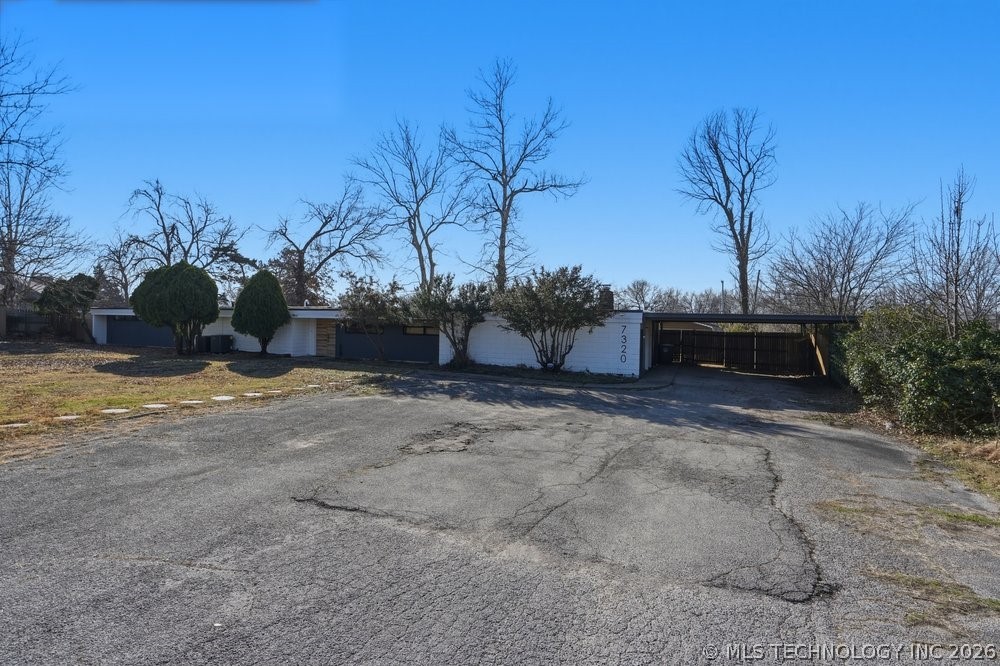 7320 E 24th Street Property Photo 5