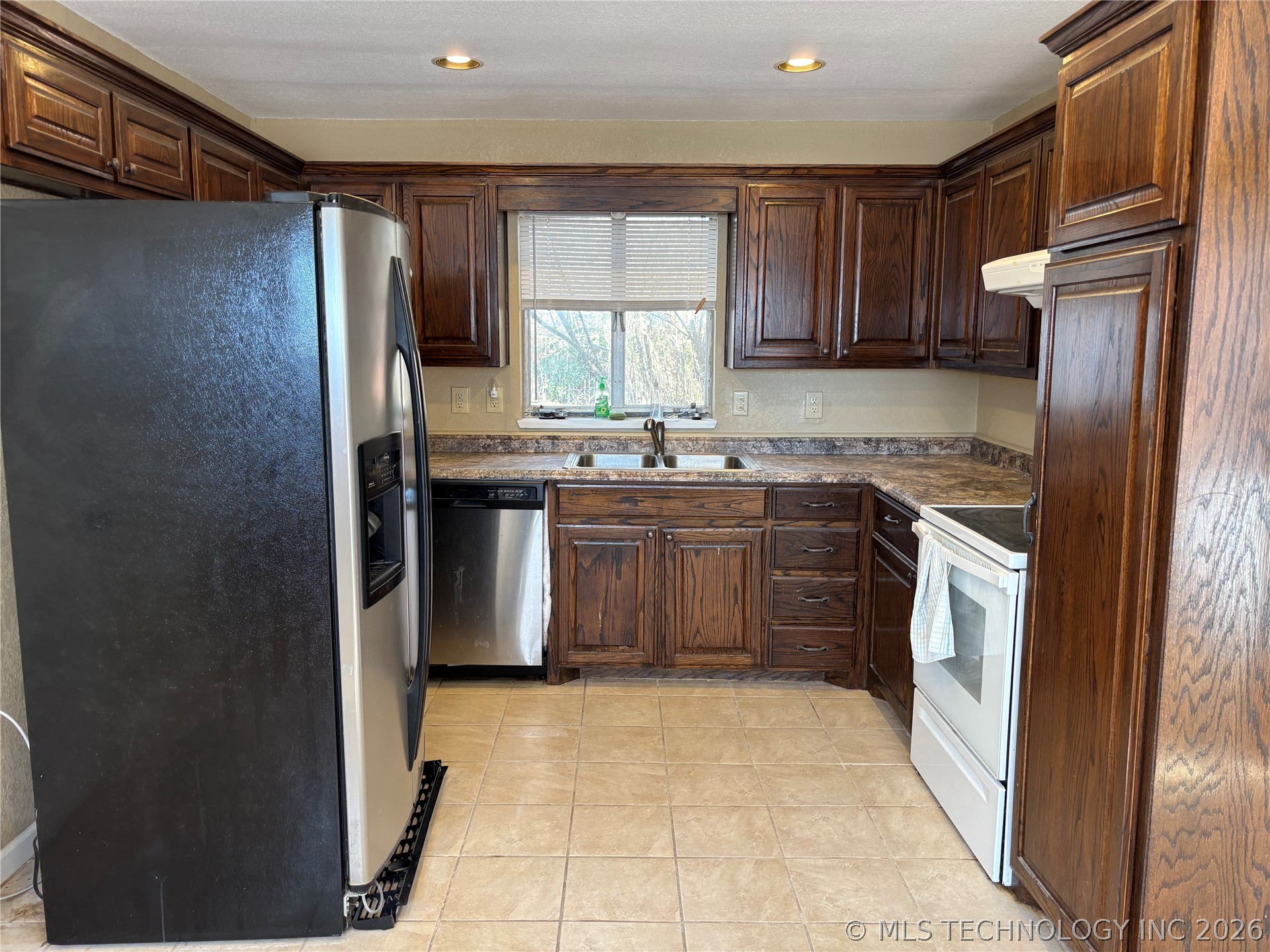 815 Campbell Street Property Photo 9
