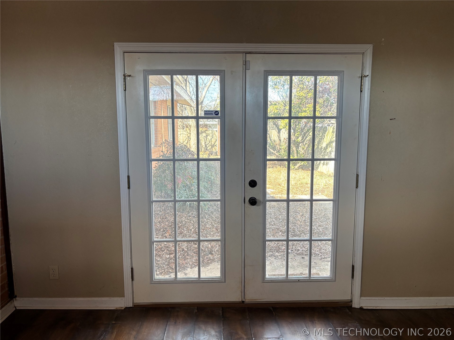 815 Campbell Street Property Photo 15