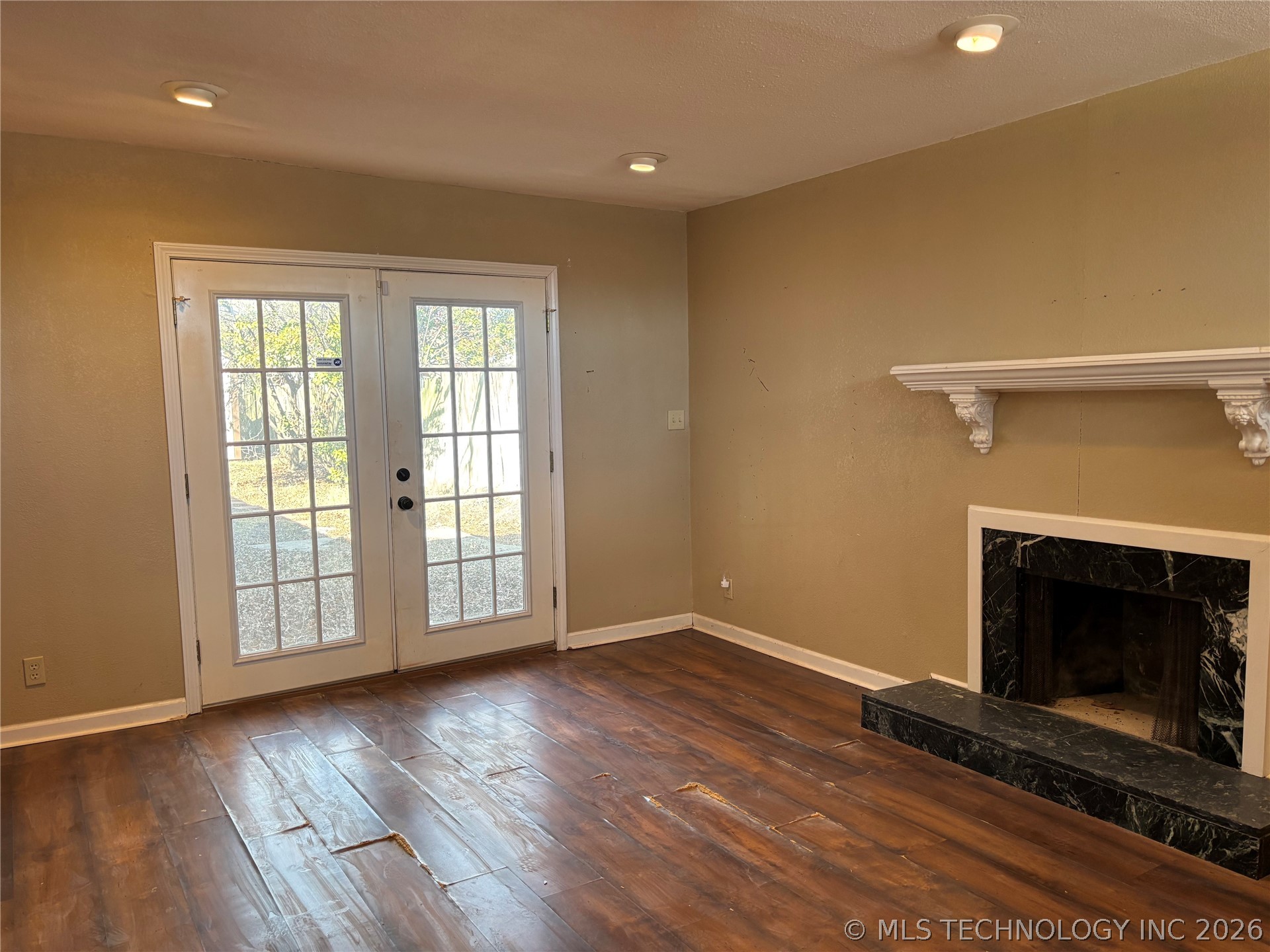 815 Campbell Street Property Photo 16