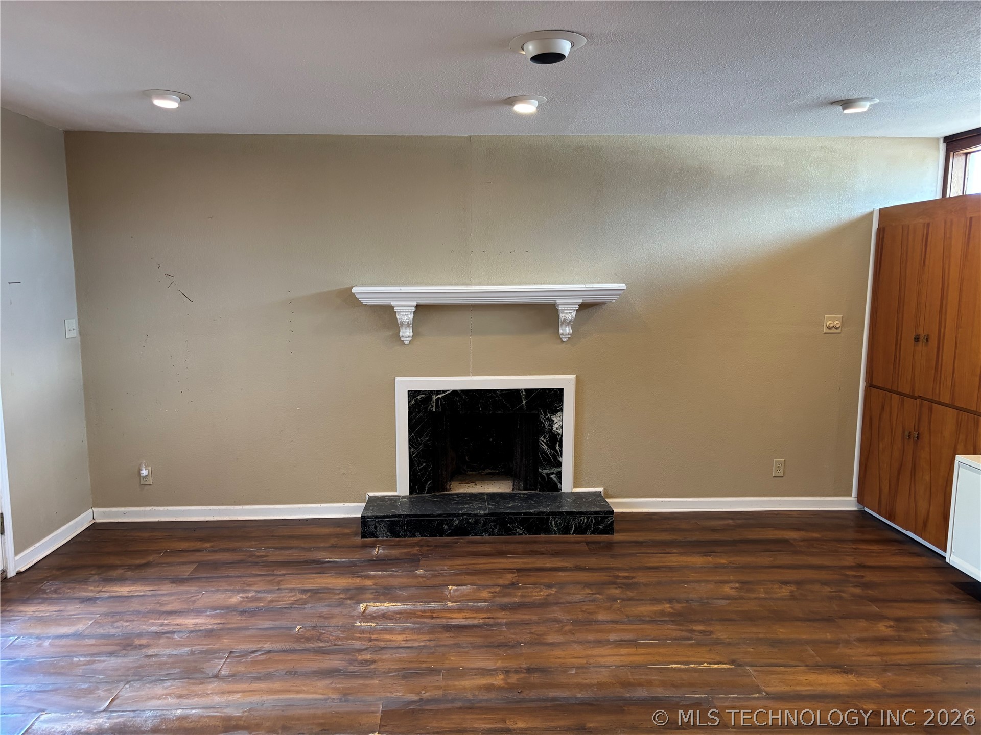 815 Campbell Street Property Photo 18
