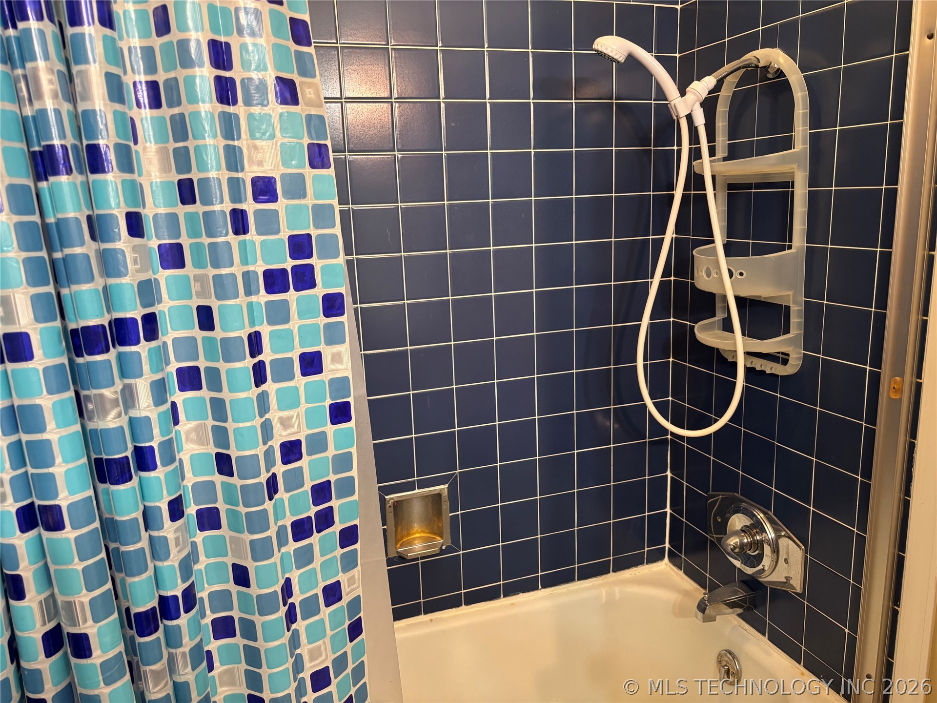 815 Campbell Street Property Photo 23