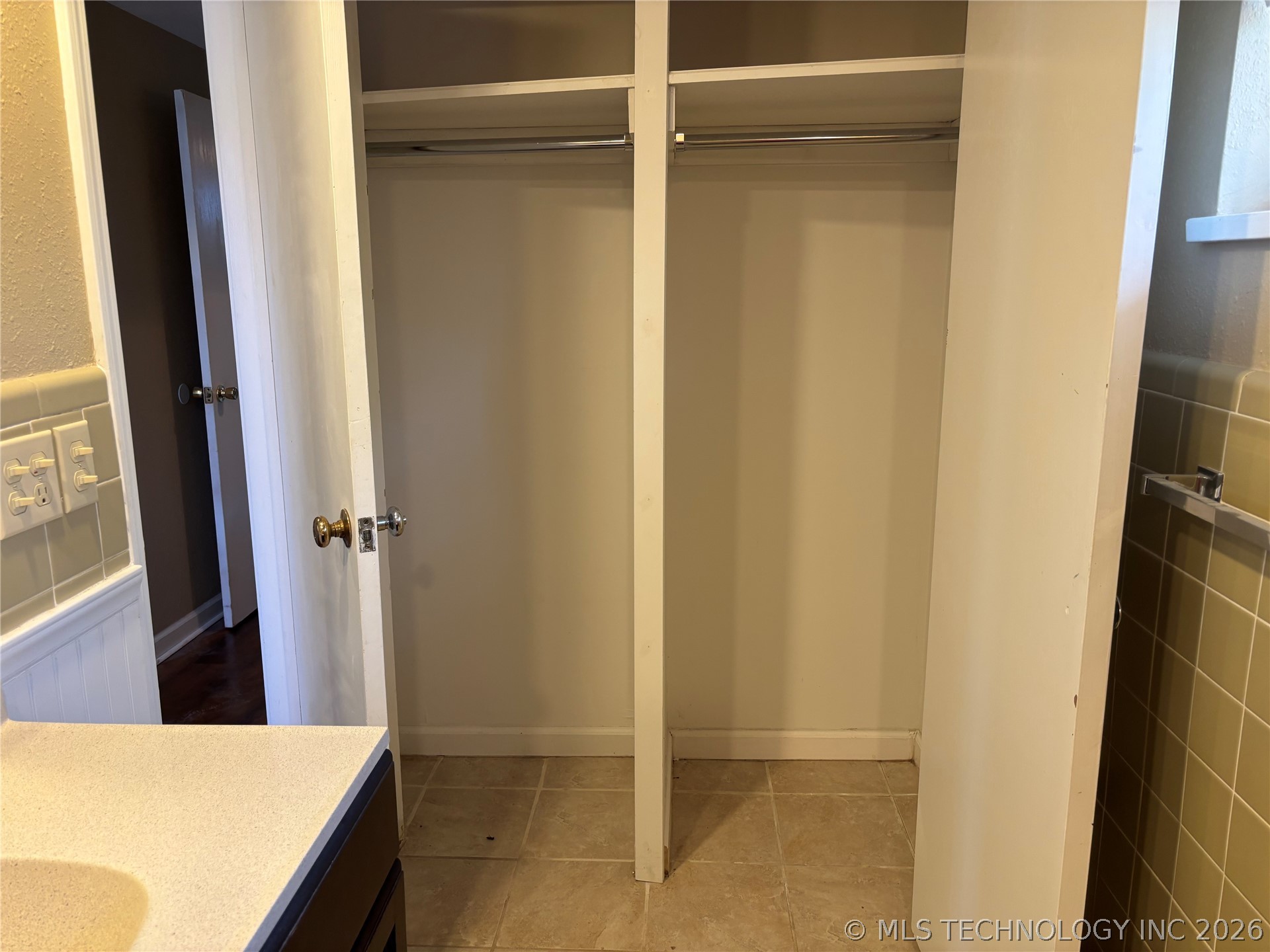 815 Campbell Street Property Photo 33
