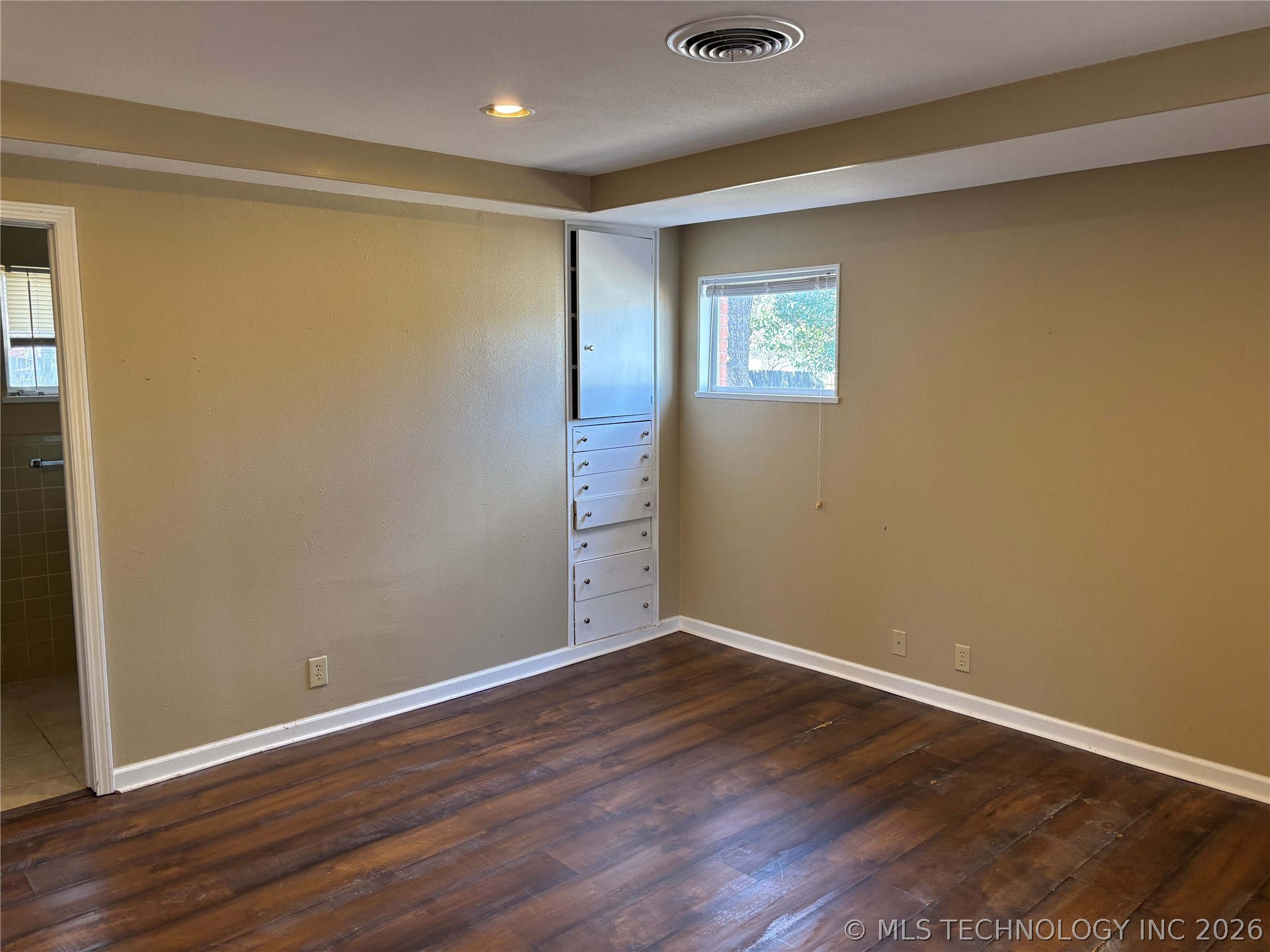 815 Campbell Street Property Photo 36