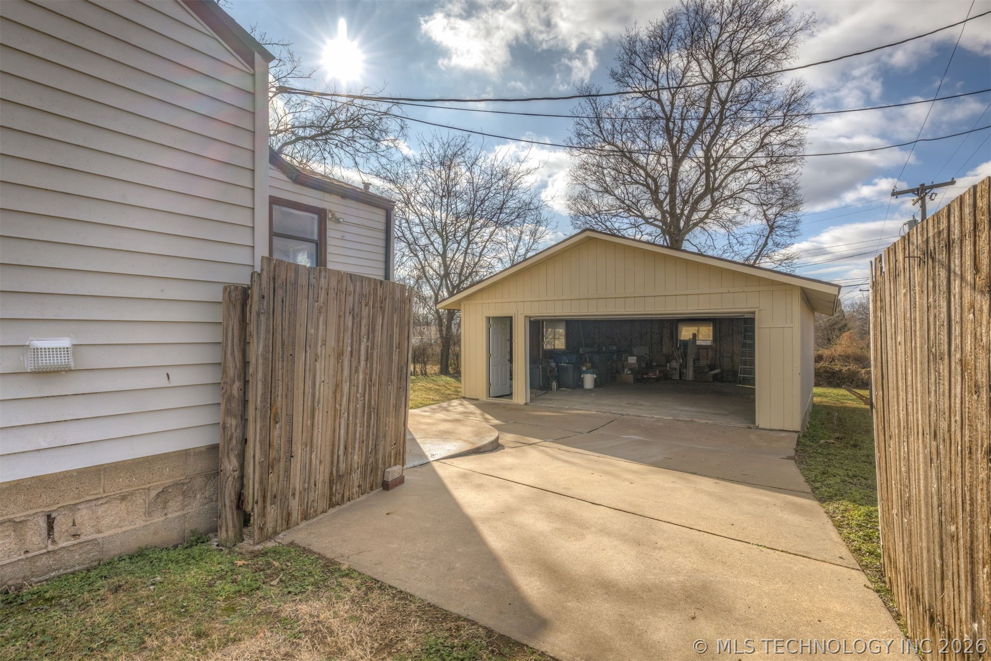 1348 N Toledo Avenue Property Photo 3