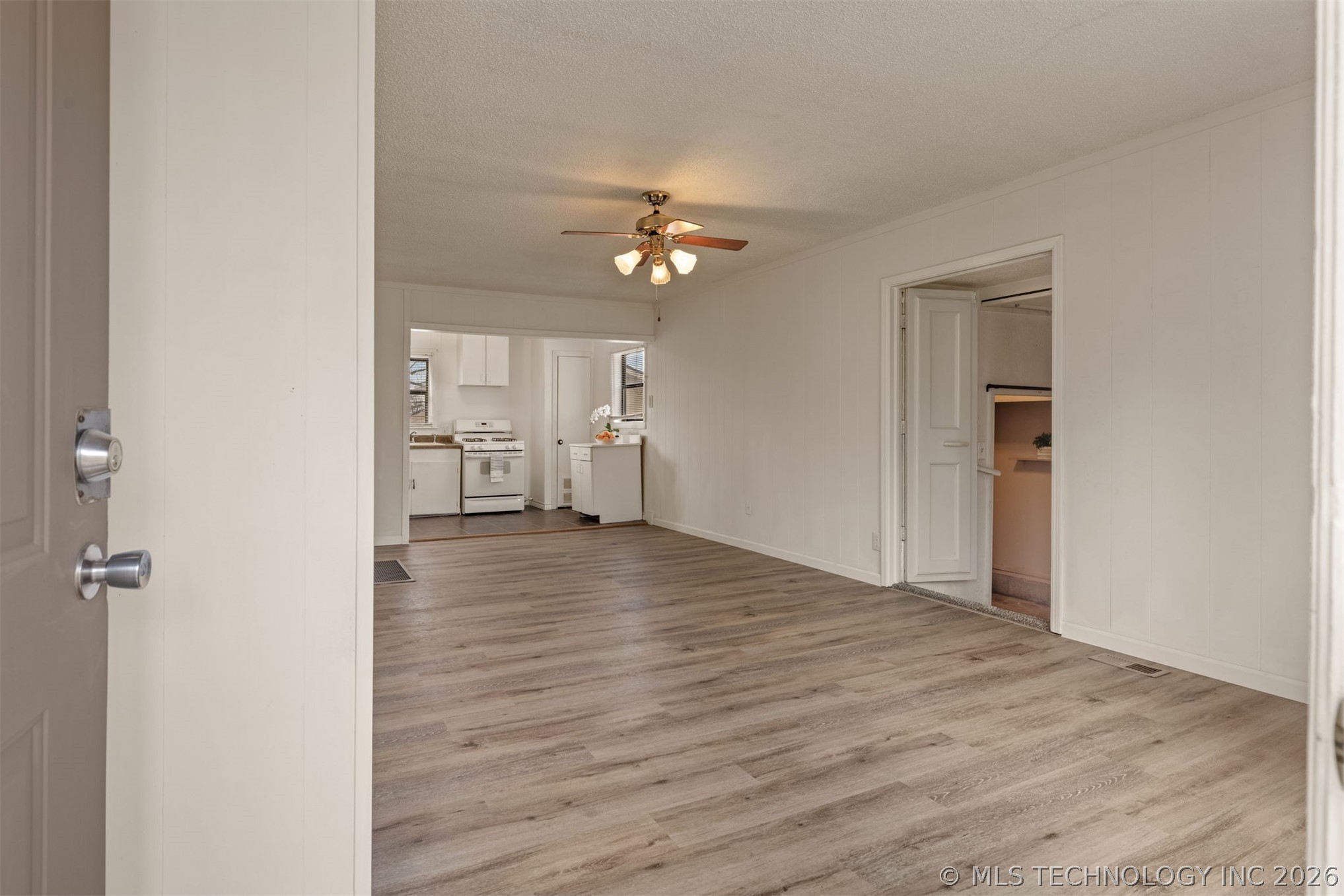 1348 N Toledo Avenue Property Photo 6
