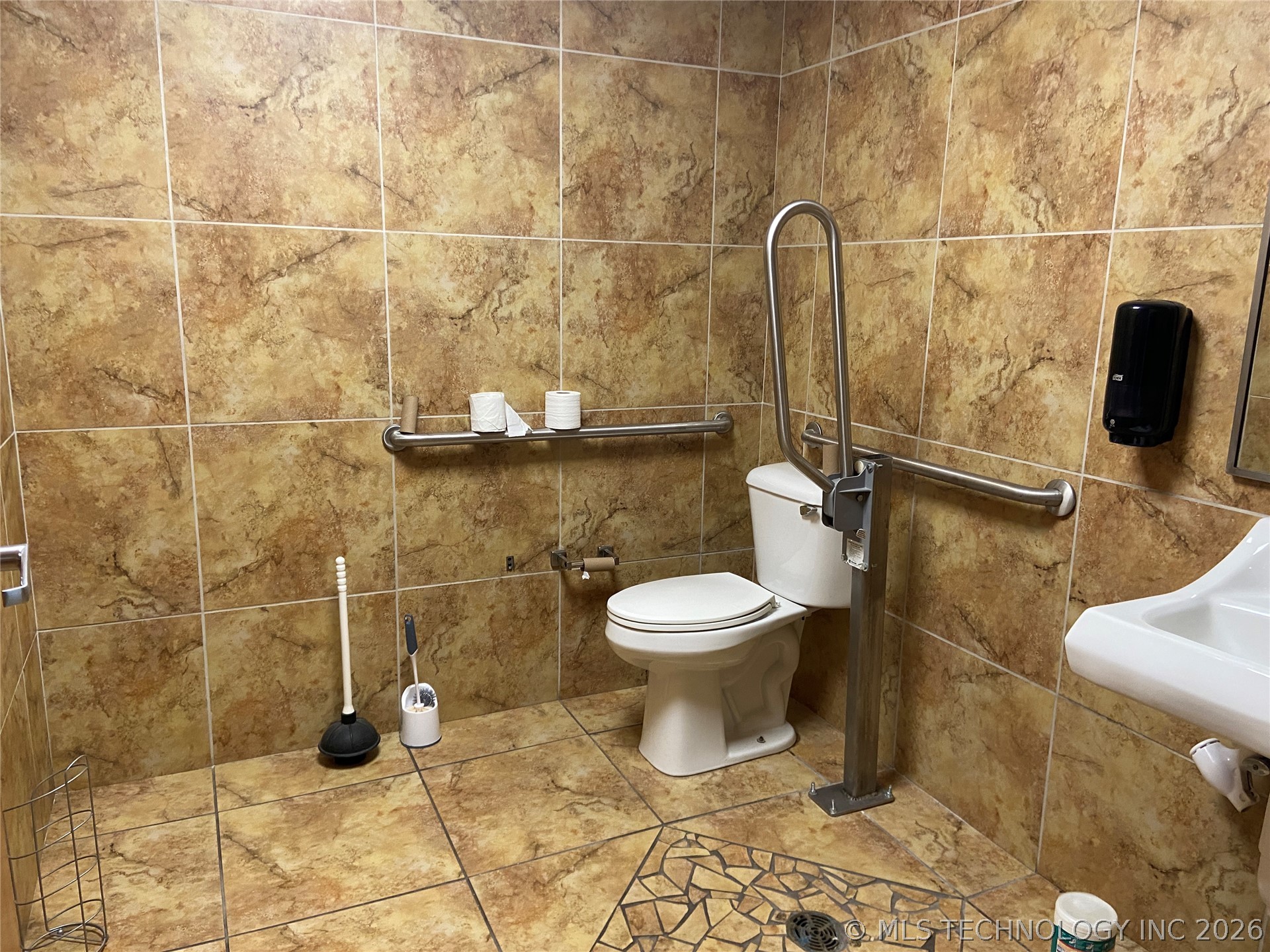 829 Elks Boulevard Property Photo 8