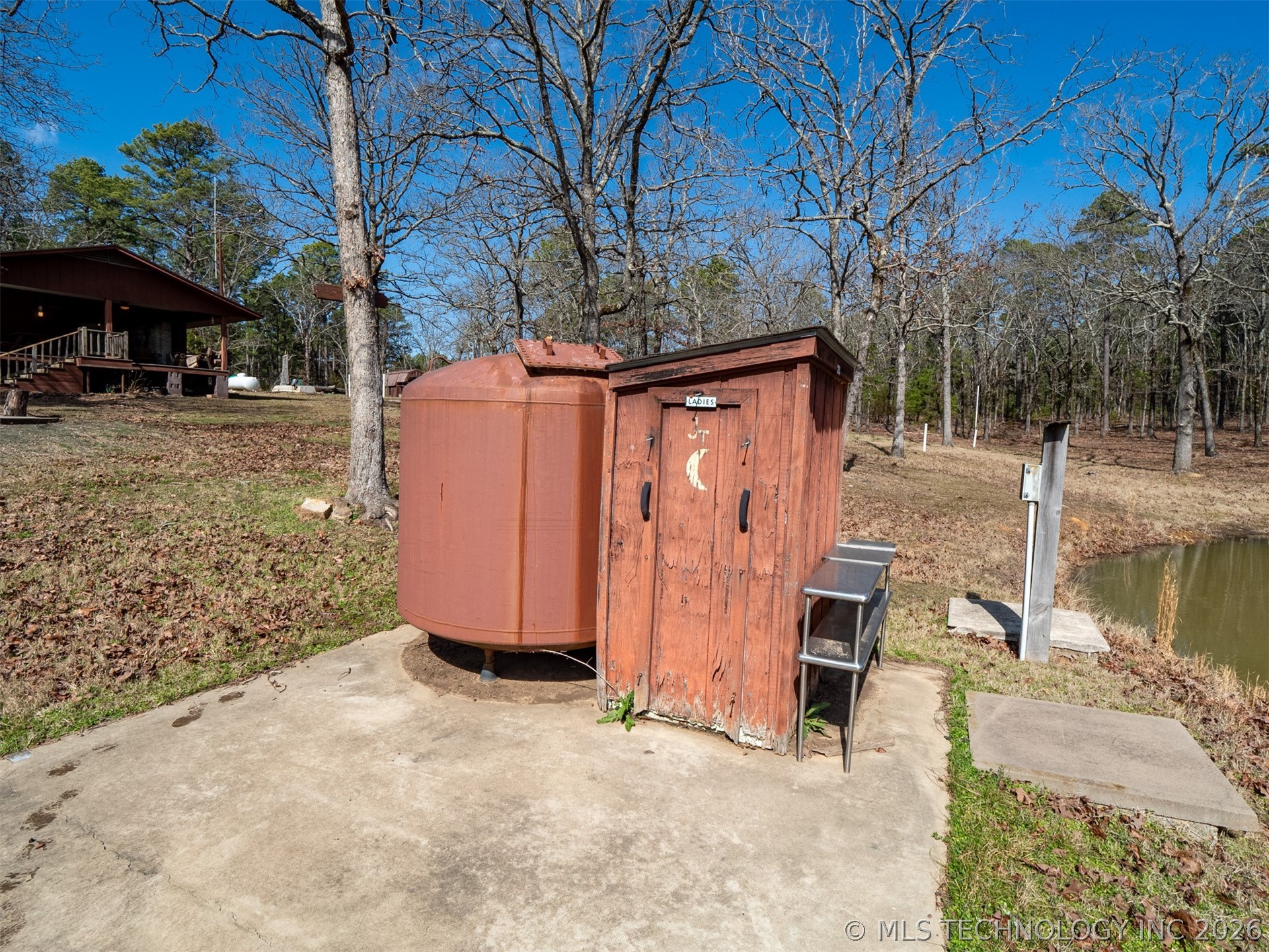 386 Ne A Property Photo 37