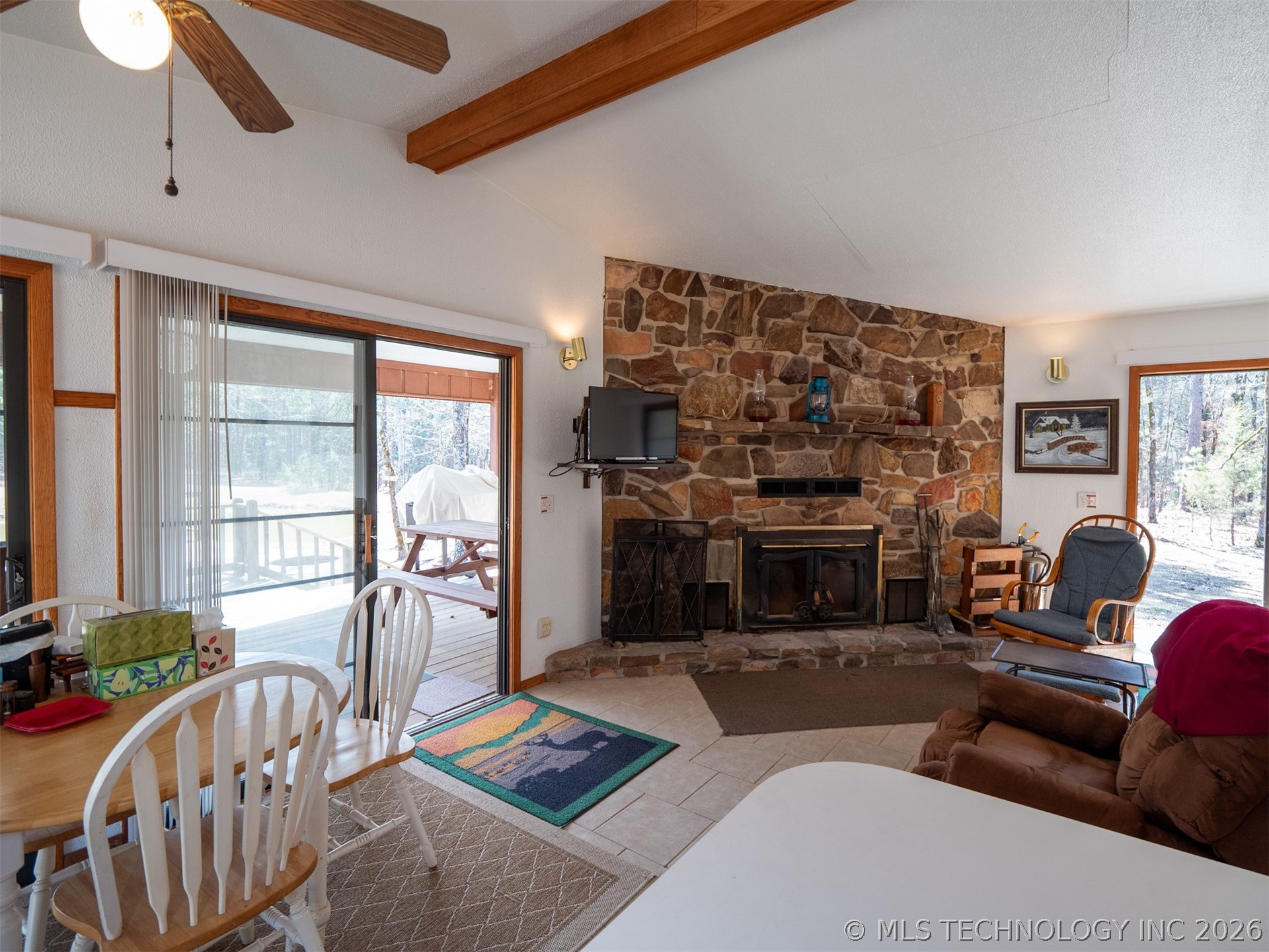 386 Ne A Property Photo 47