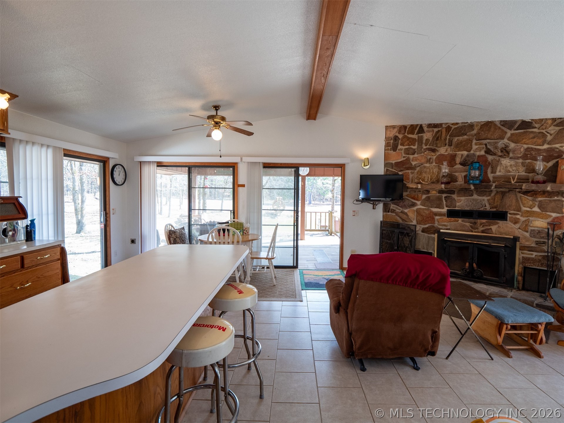 386 Ne A Property Photo 48