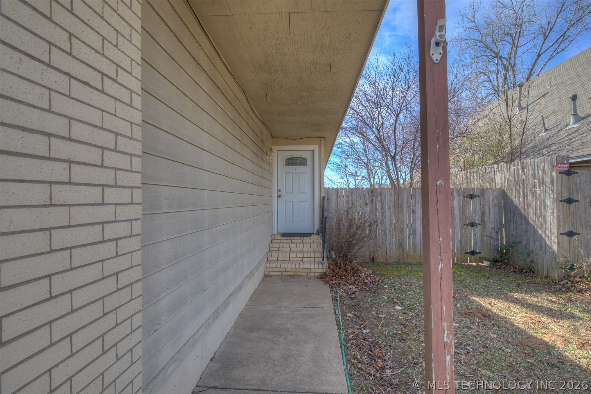1712 W 57th Place Property Photo 2