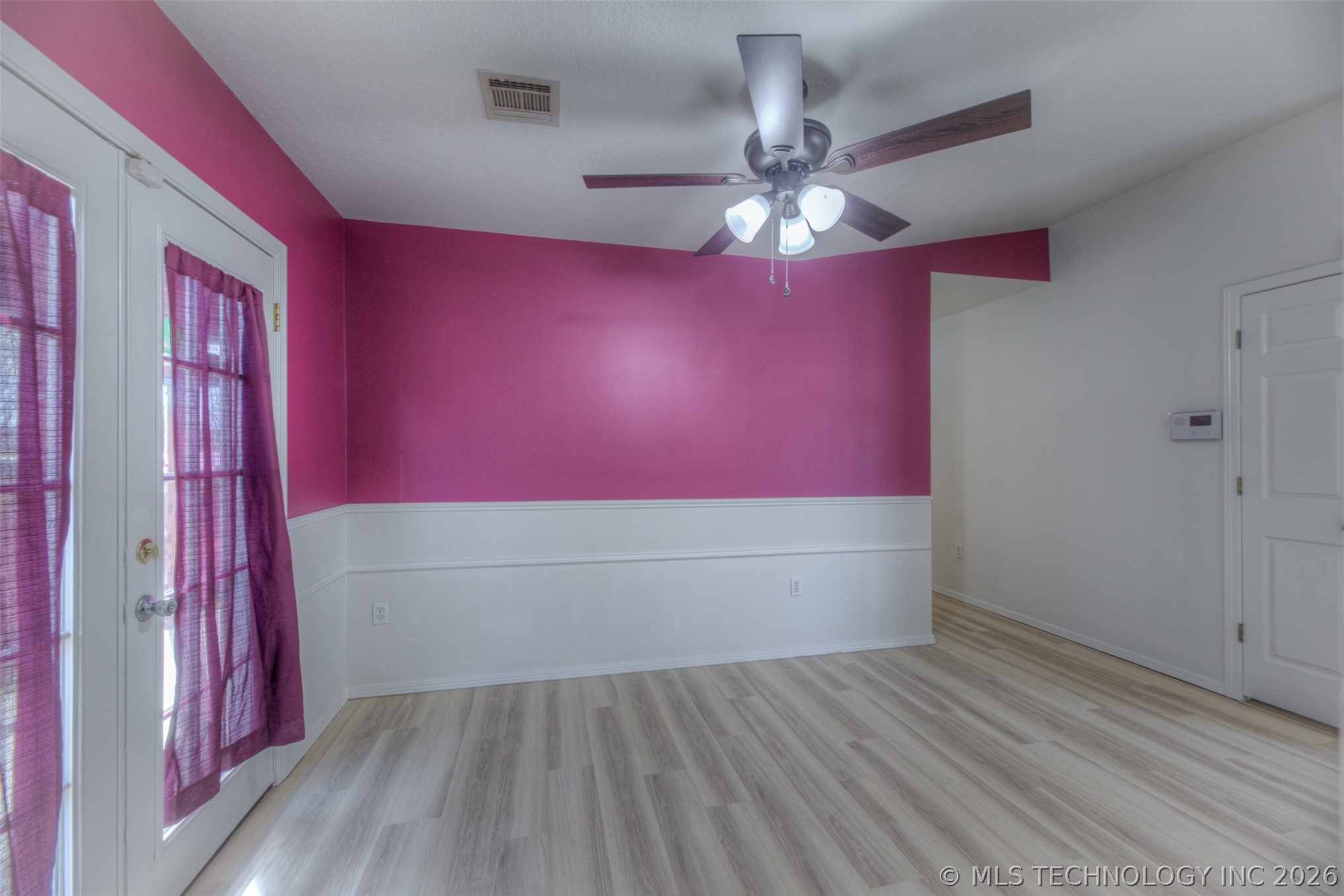 1712 W 57th Place Property Photo 11