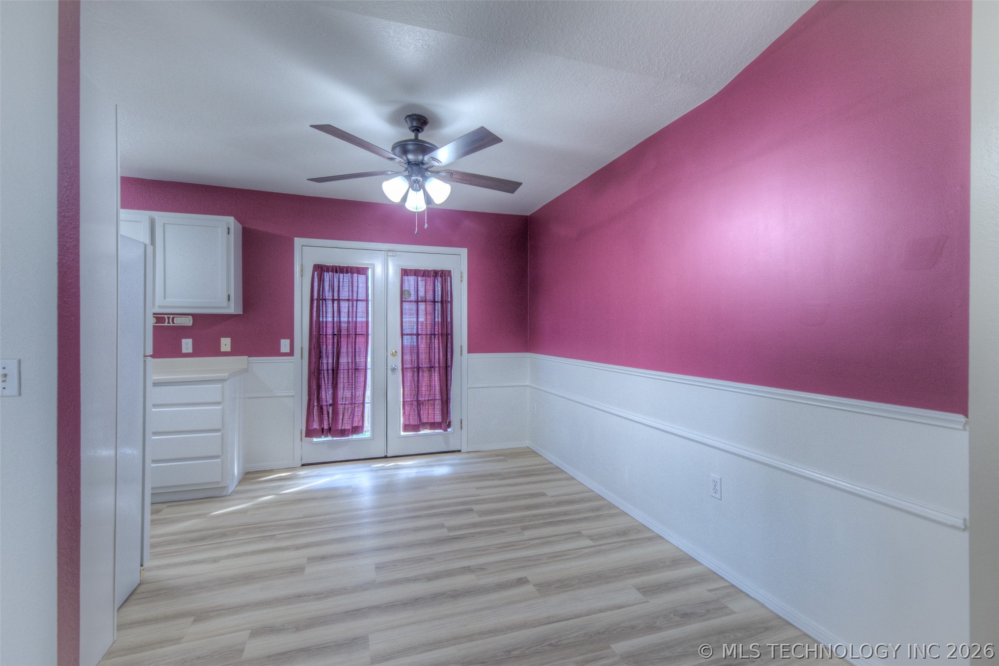 1712 W 57th Place Property Photo 12