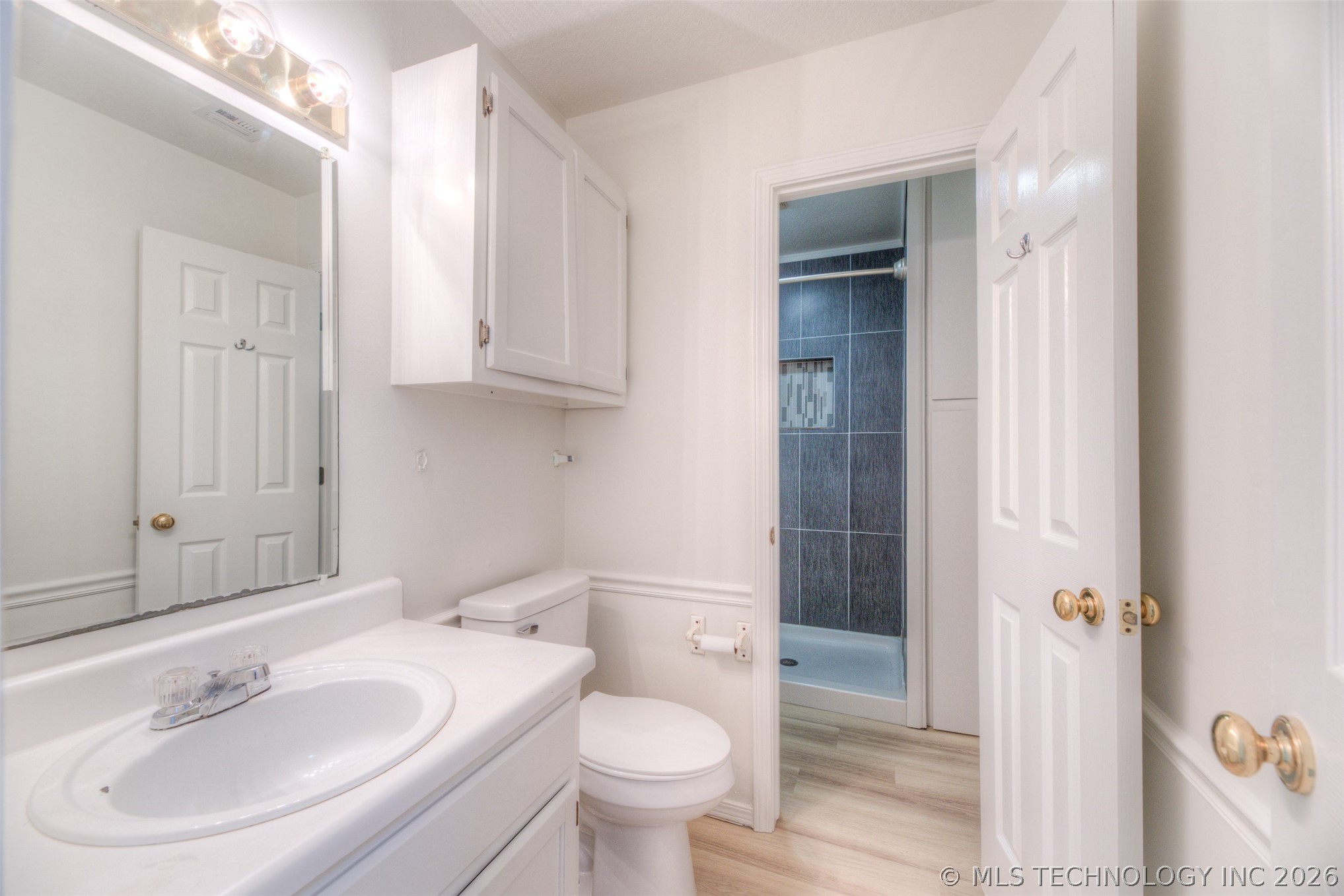 1712 W 57th Place Property Photo 15