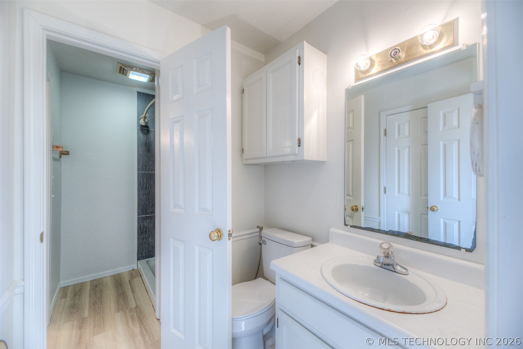 1712 W 57th Place Property Photo 17