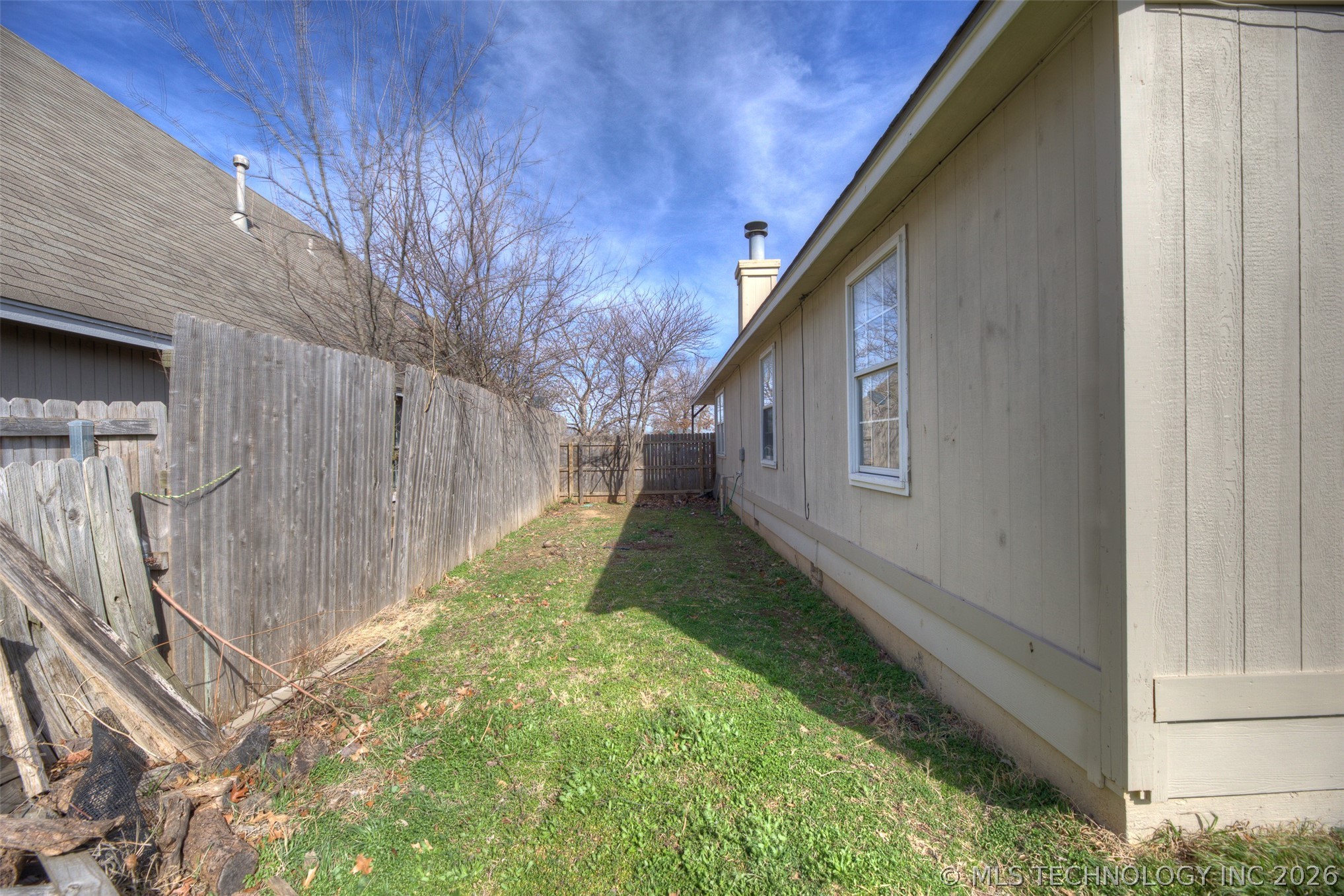 1712 W 57th Place Property Photo 26