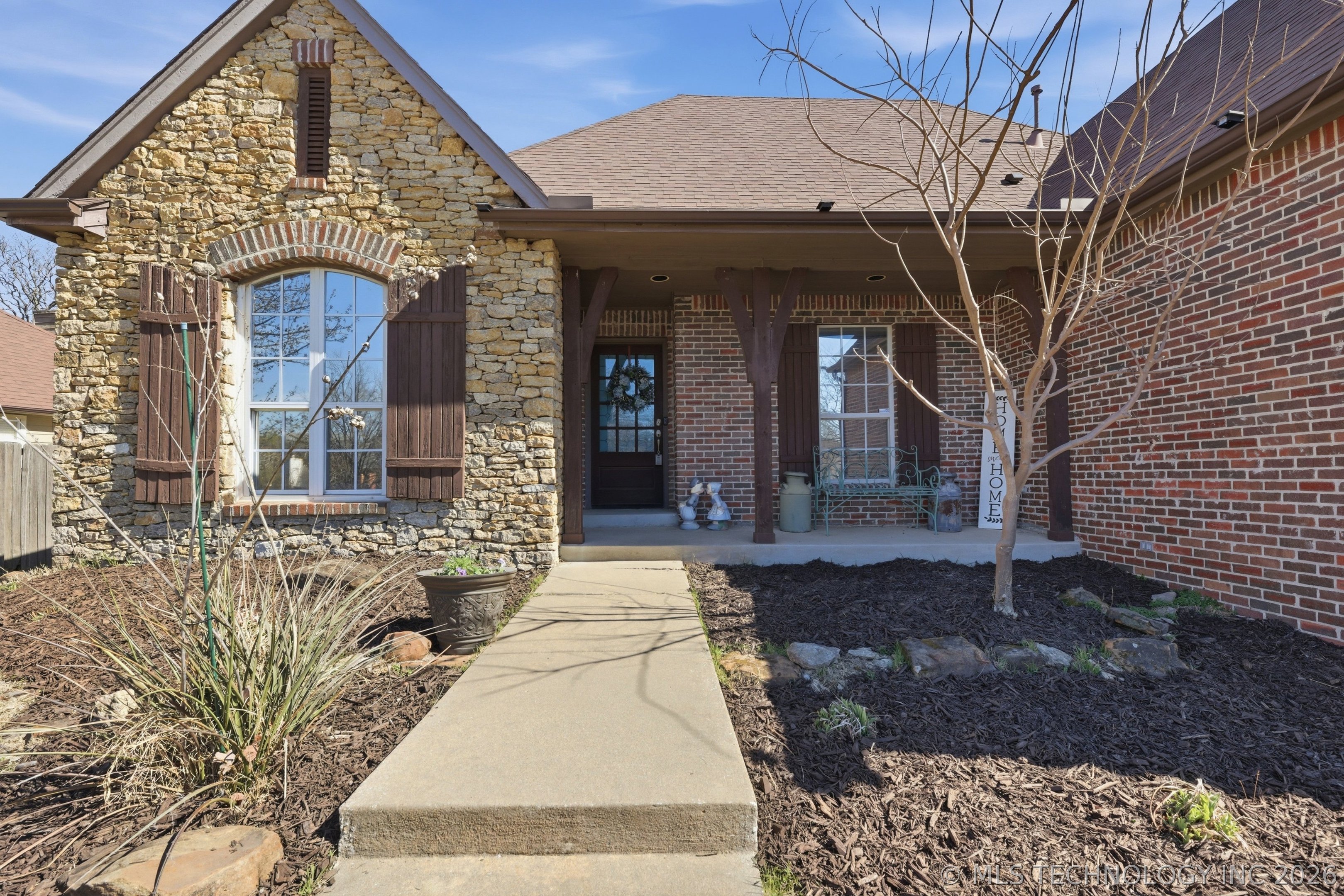 3907 S 74th West Avenue Property Photo 2