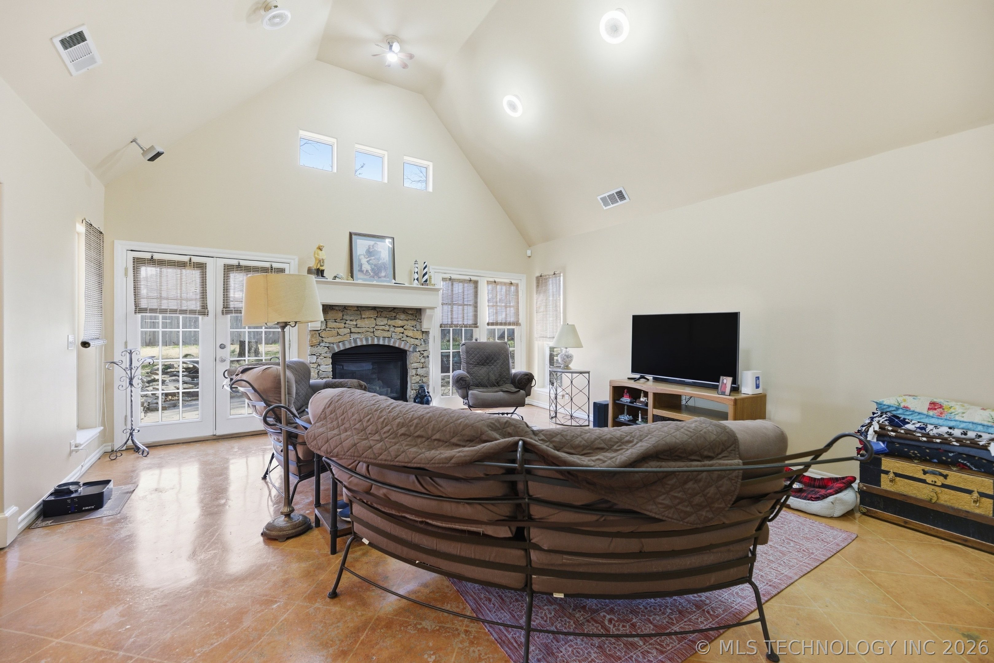 3907 S 74th West Avenue Property Photo 4