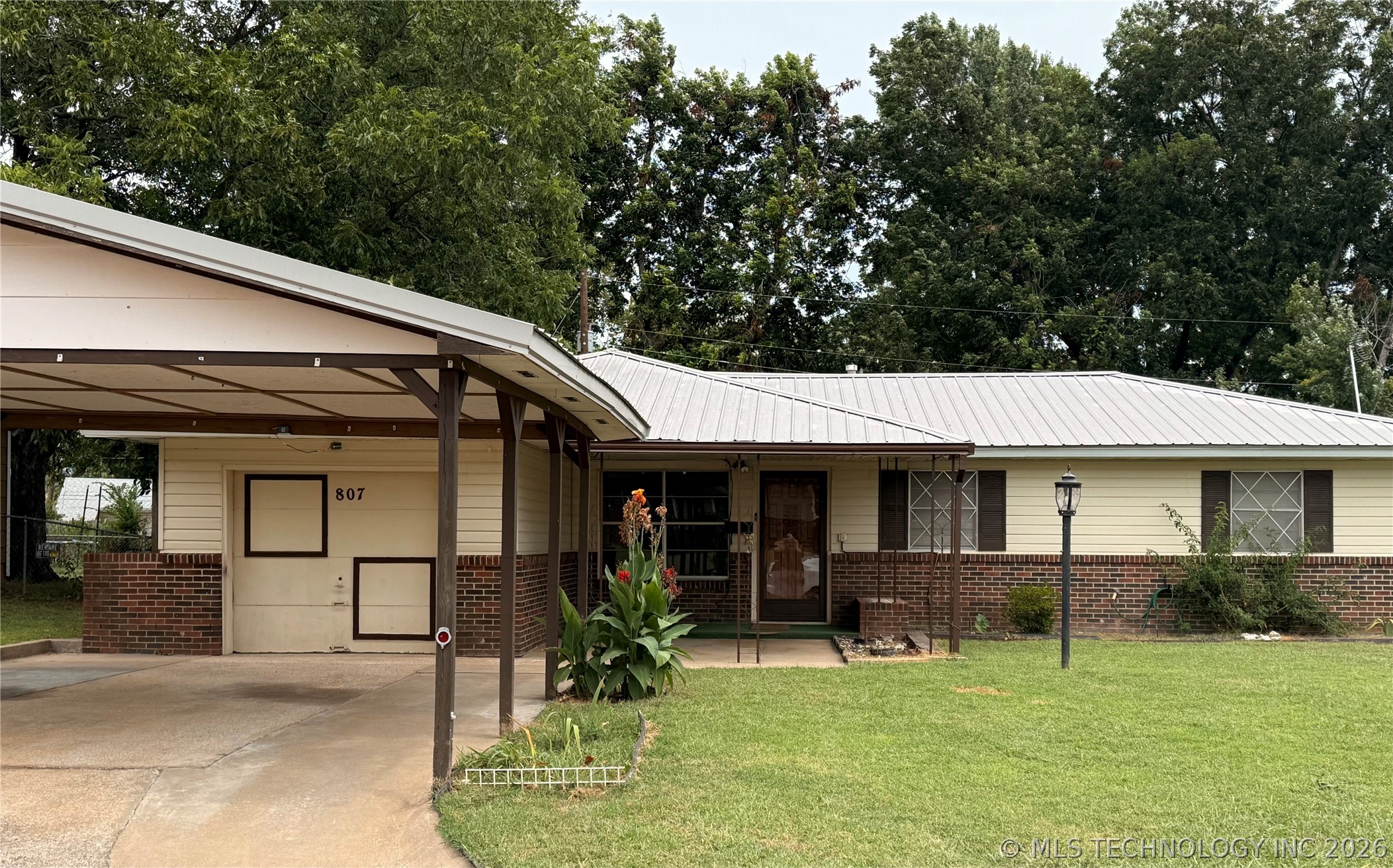 807 N C Avenue Property Photo 1