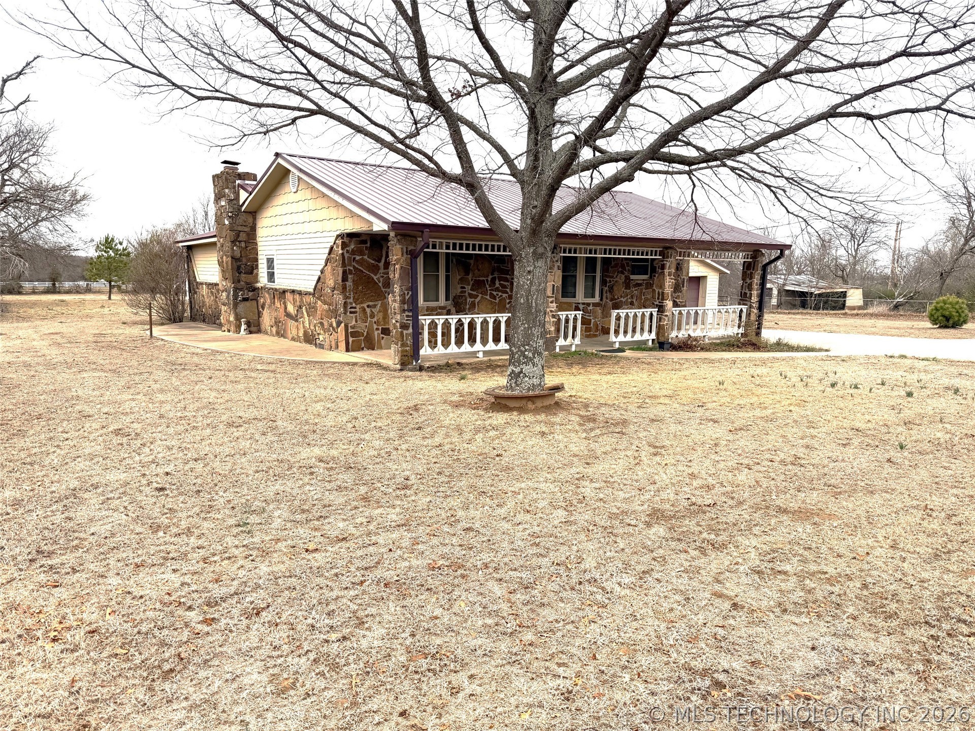 2009 N Hillcrest Drive Property Photo 2