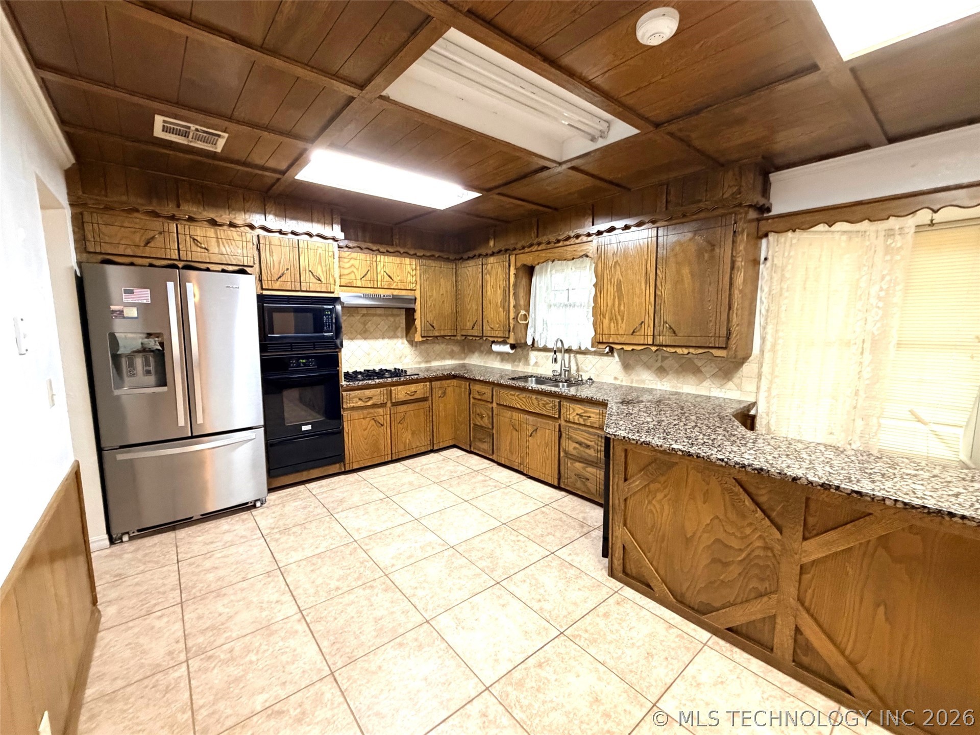 2009 N Hillcrest Drive Property Photo 13